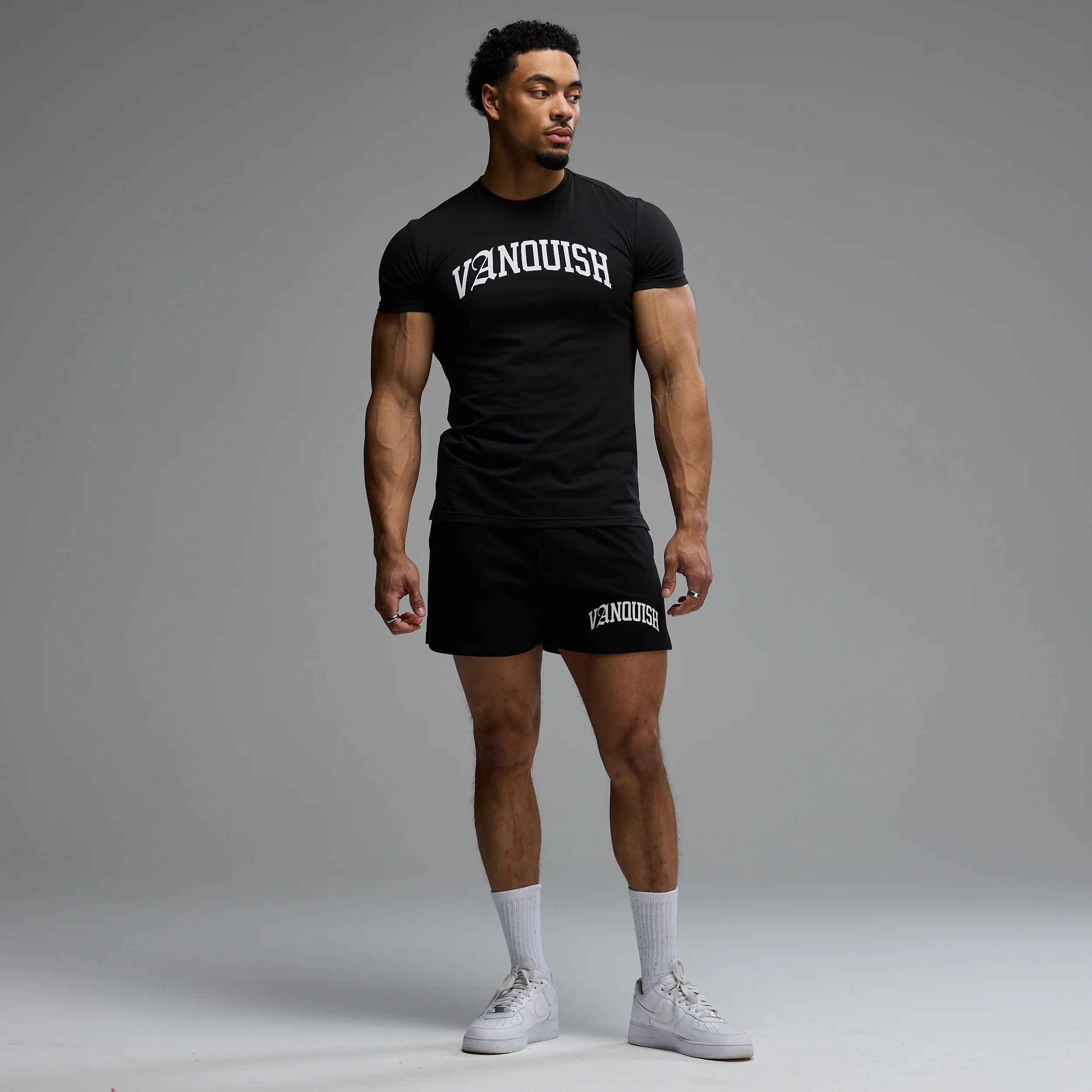 ACADEMY ARCH BLACK REGULAR FIT SHORT - Image 4