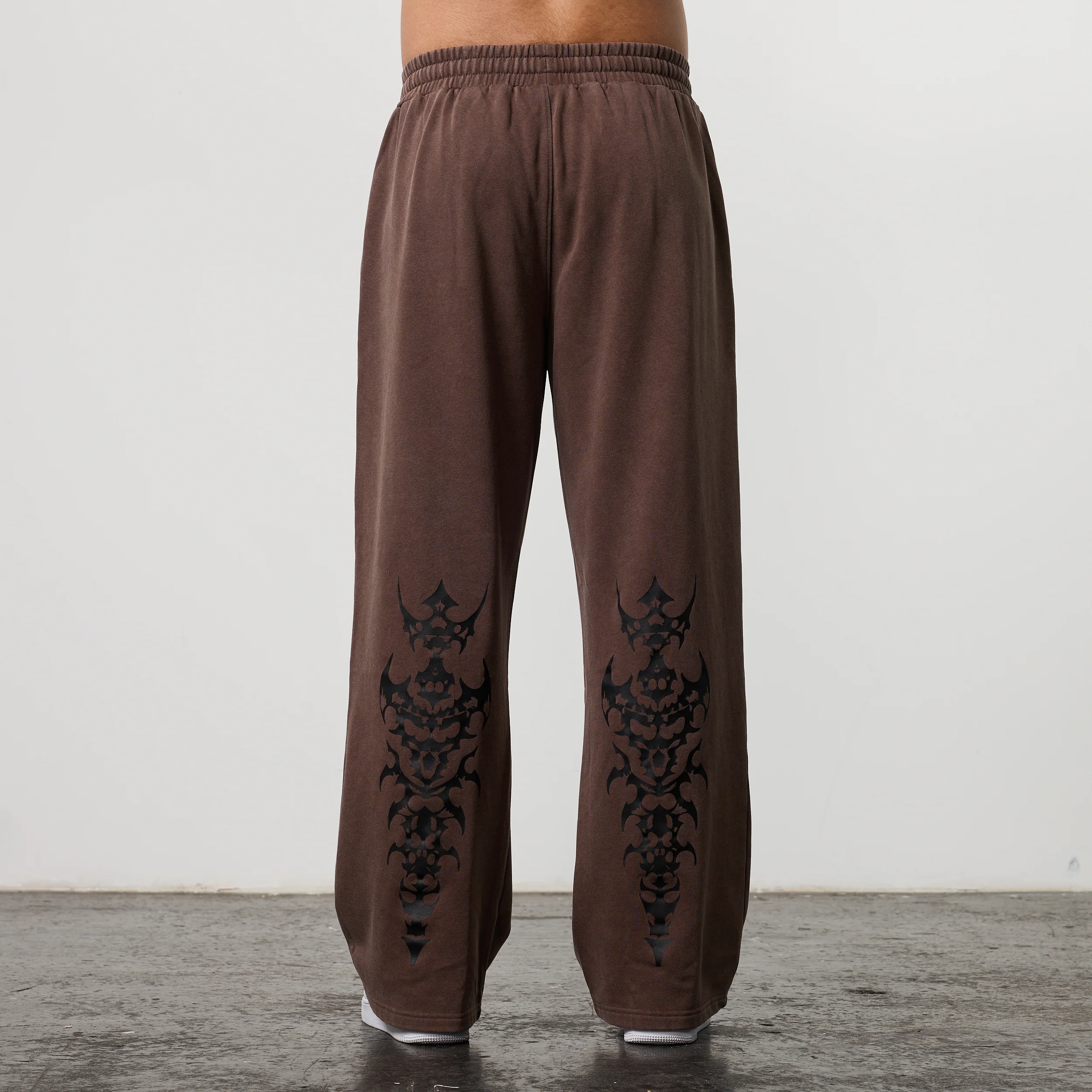BLACK FORGE WASHED BROWN STRAIGHT LEG SWEATPANTS - Image 2
