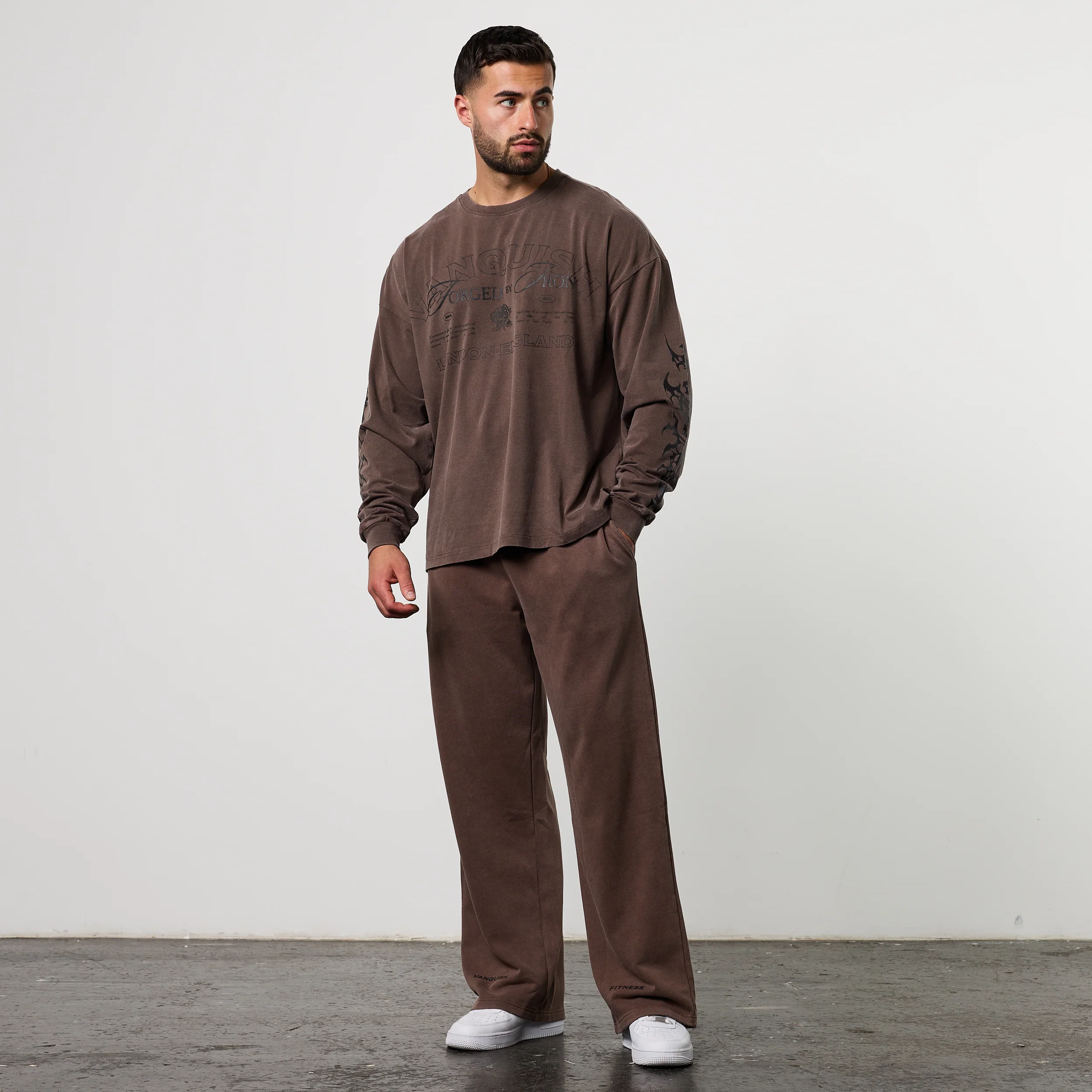 BLACK FORGE WASHED BROWN STRAIGHT LEG SWEATPANTS - Image 4