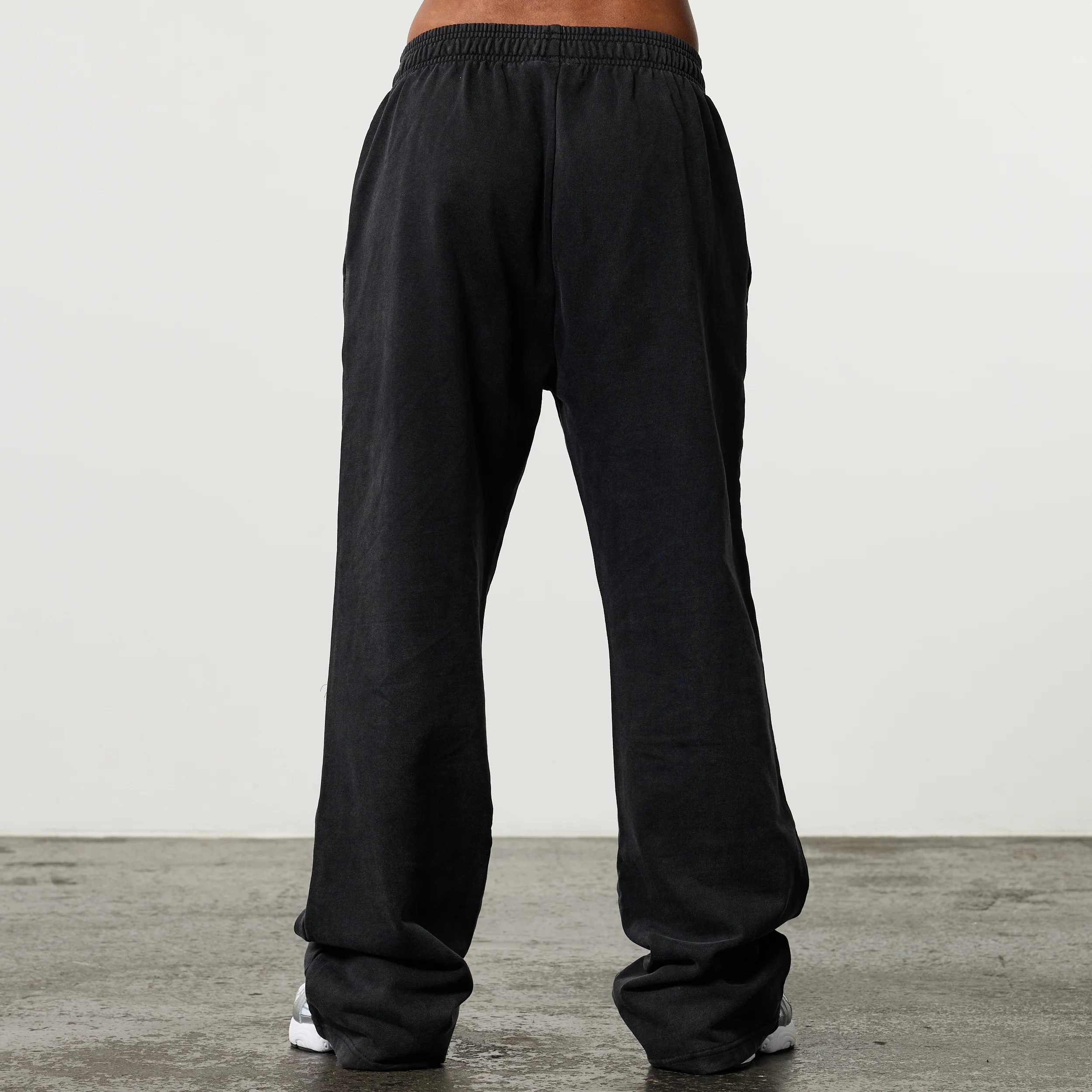 BUBBLE BLACK STRAIGHT LEG SWEATPANTS - Image 2