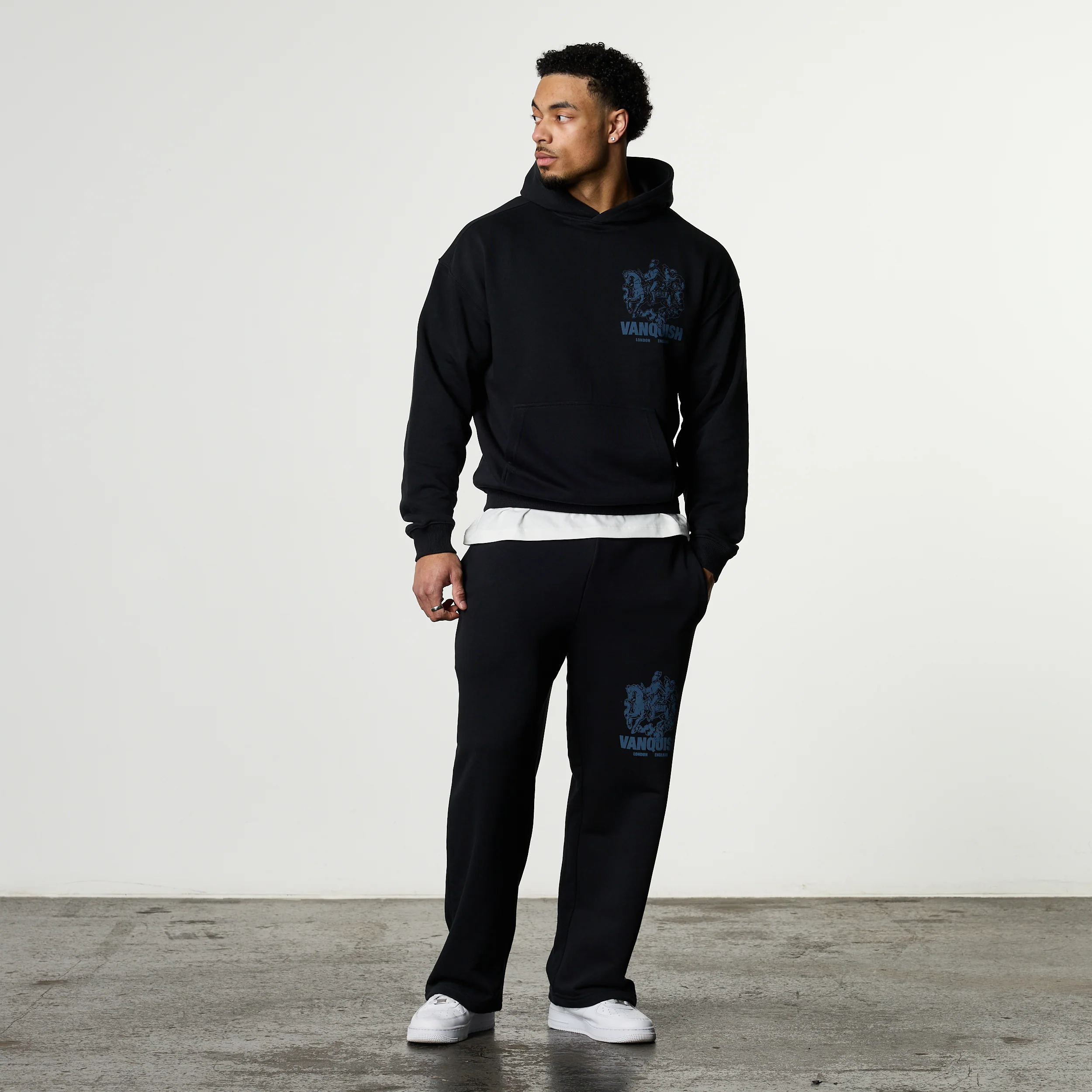 CAMELOT BLACK OVERSIZED HOODIE - Image 4