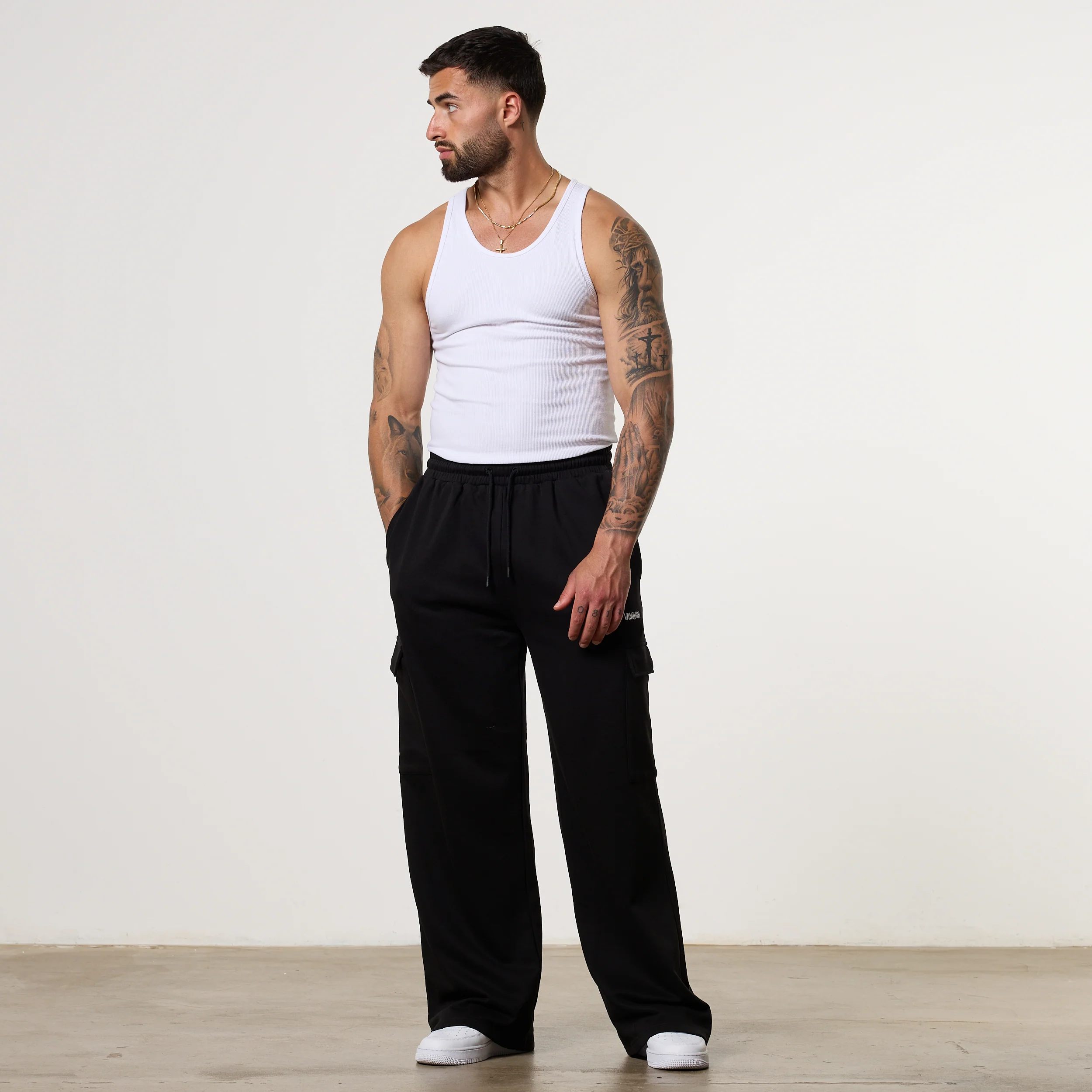 Essential BLACK BAGGY CARGO SWEATPANTS - Image 5
