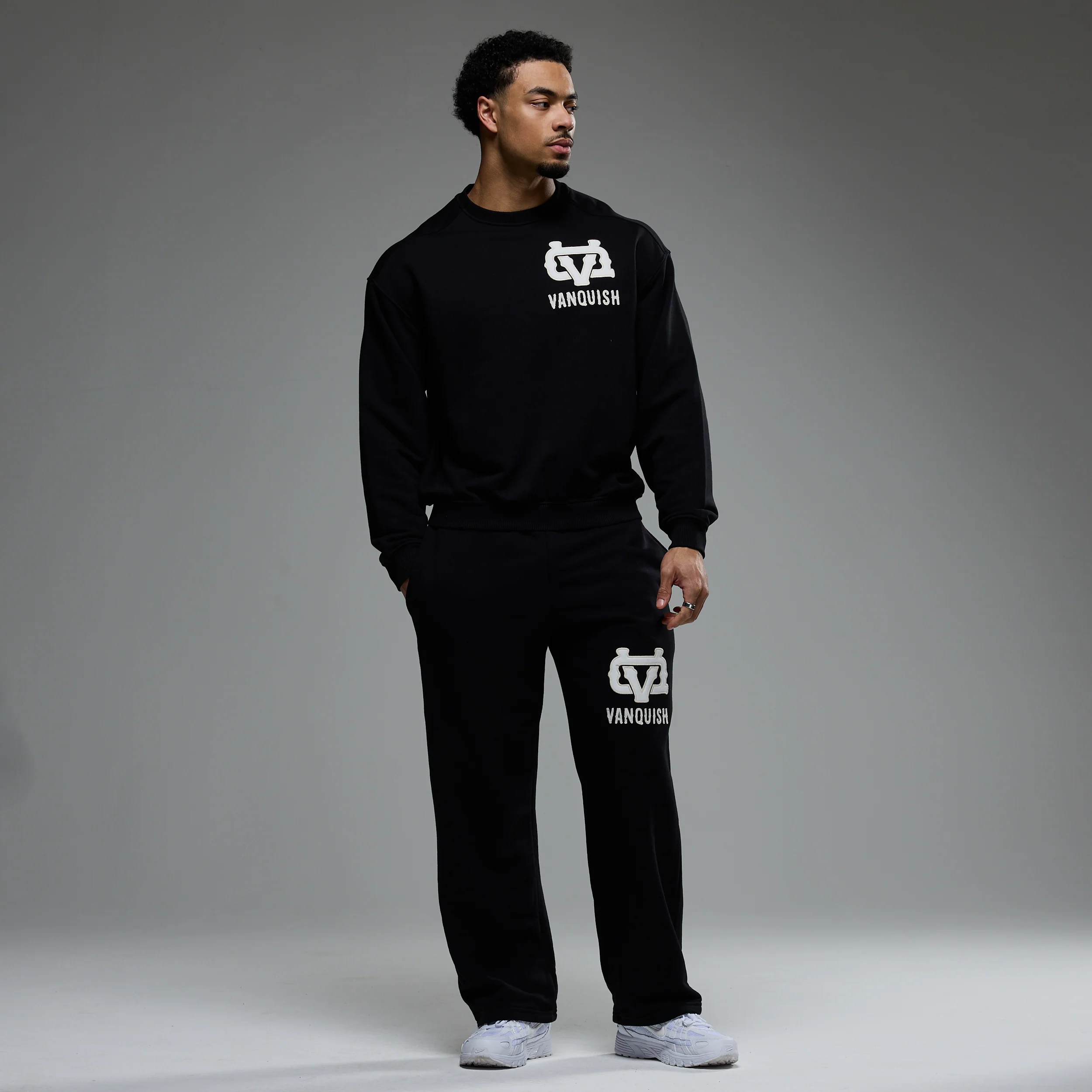 MONOGRAM BLACK SWEATSHIRT - Image 4