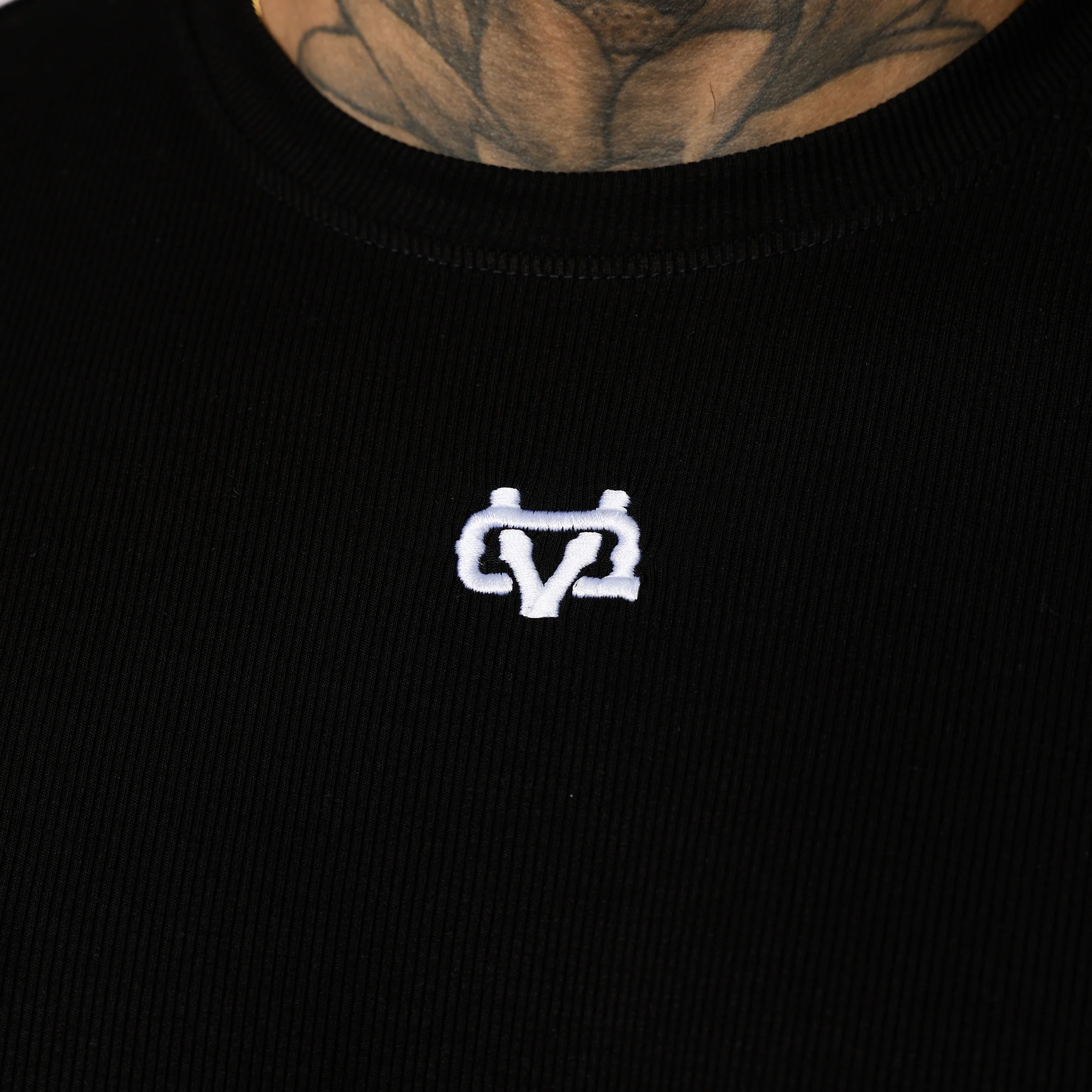 MONOGRAM RIB BLACK SLIM FIT T SHIRT - Image 3