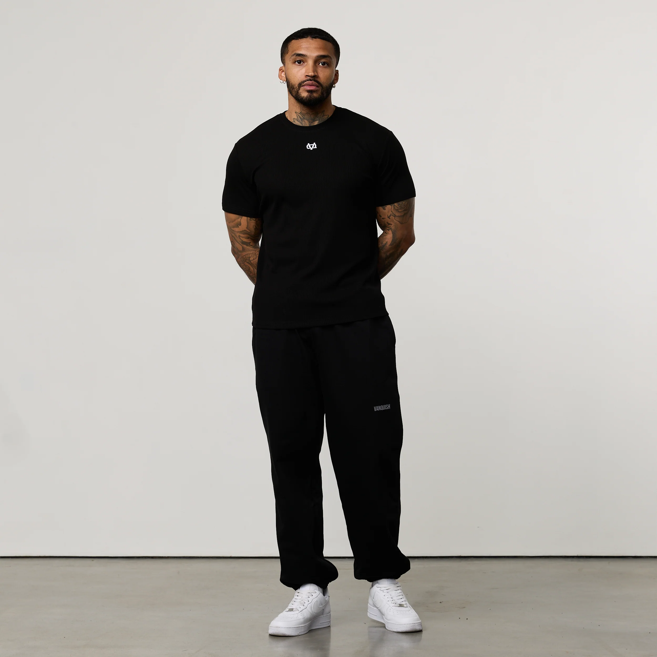 MONOGRAM RIB BLACK SLIM FIT T SHIRT - Image 4