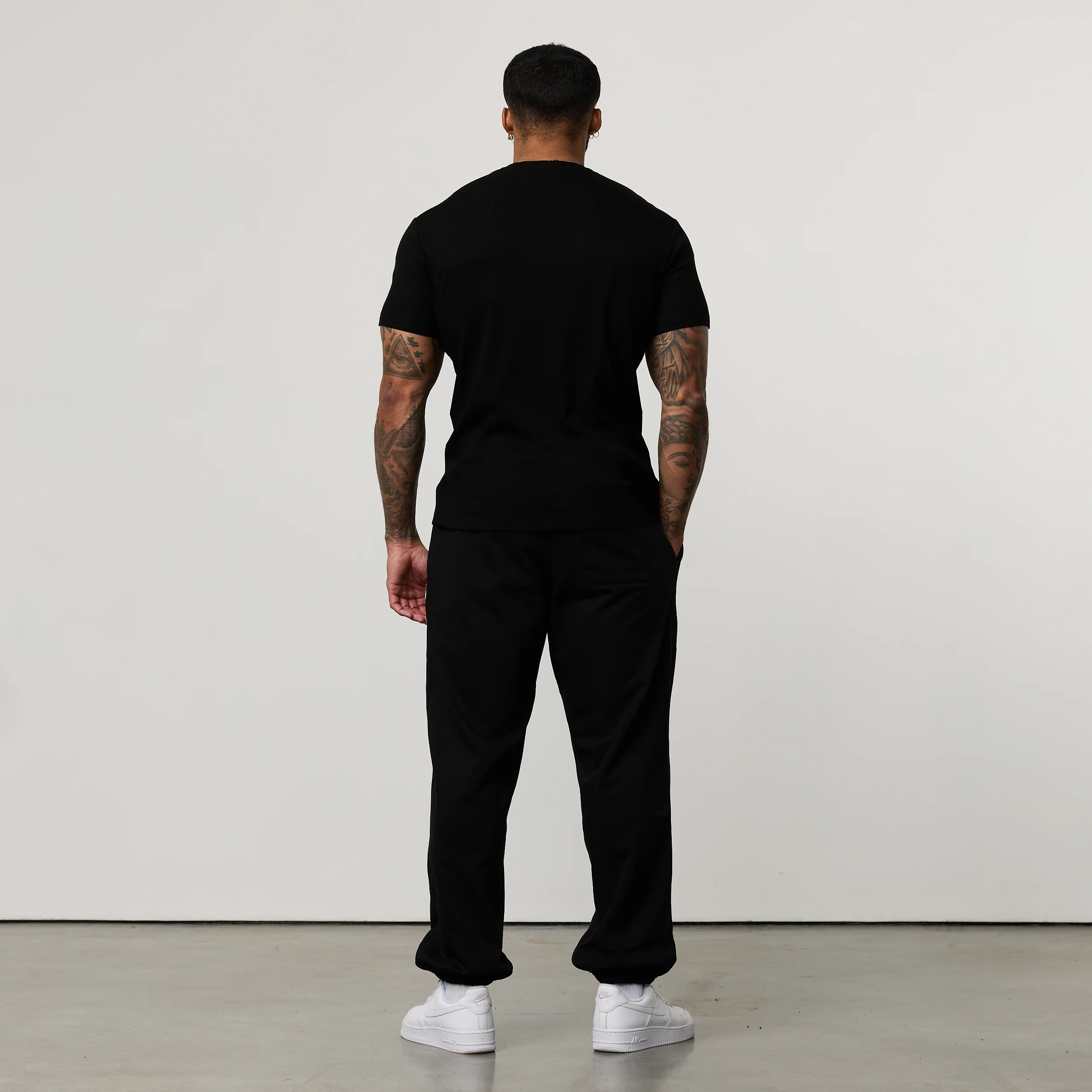 MONOGRAM RIB BLACK SLIM FIT T SHIRT - Image 5