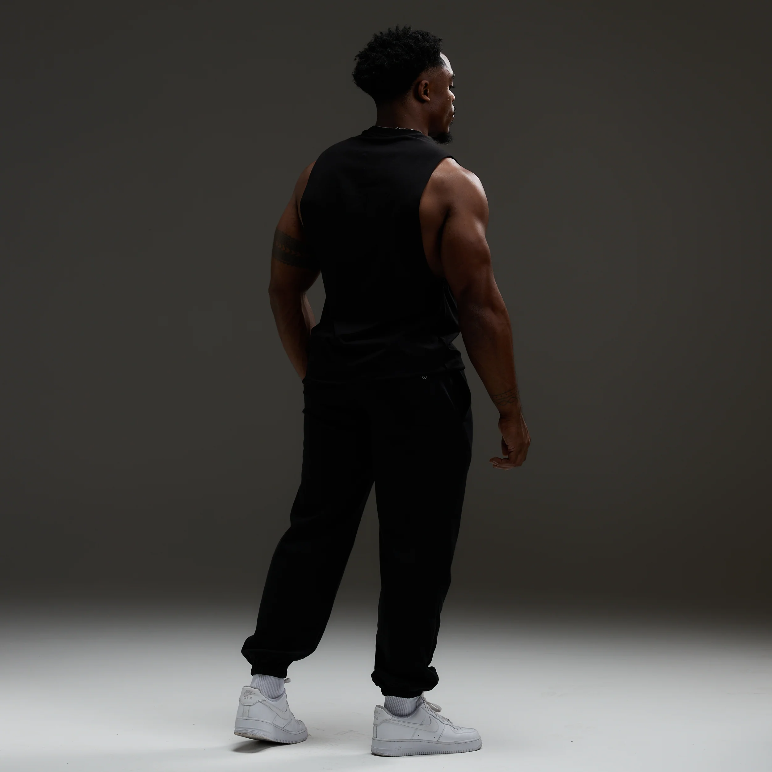 VQ x Baki: Black Oliva Sleeveless T Shirt - Image 5