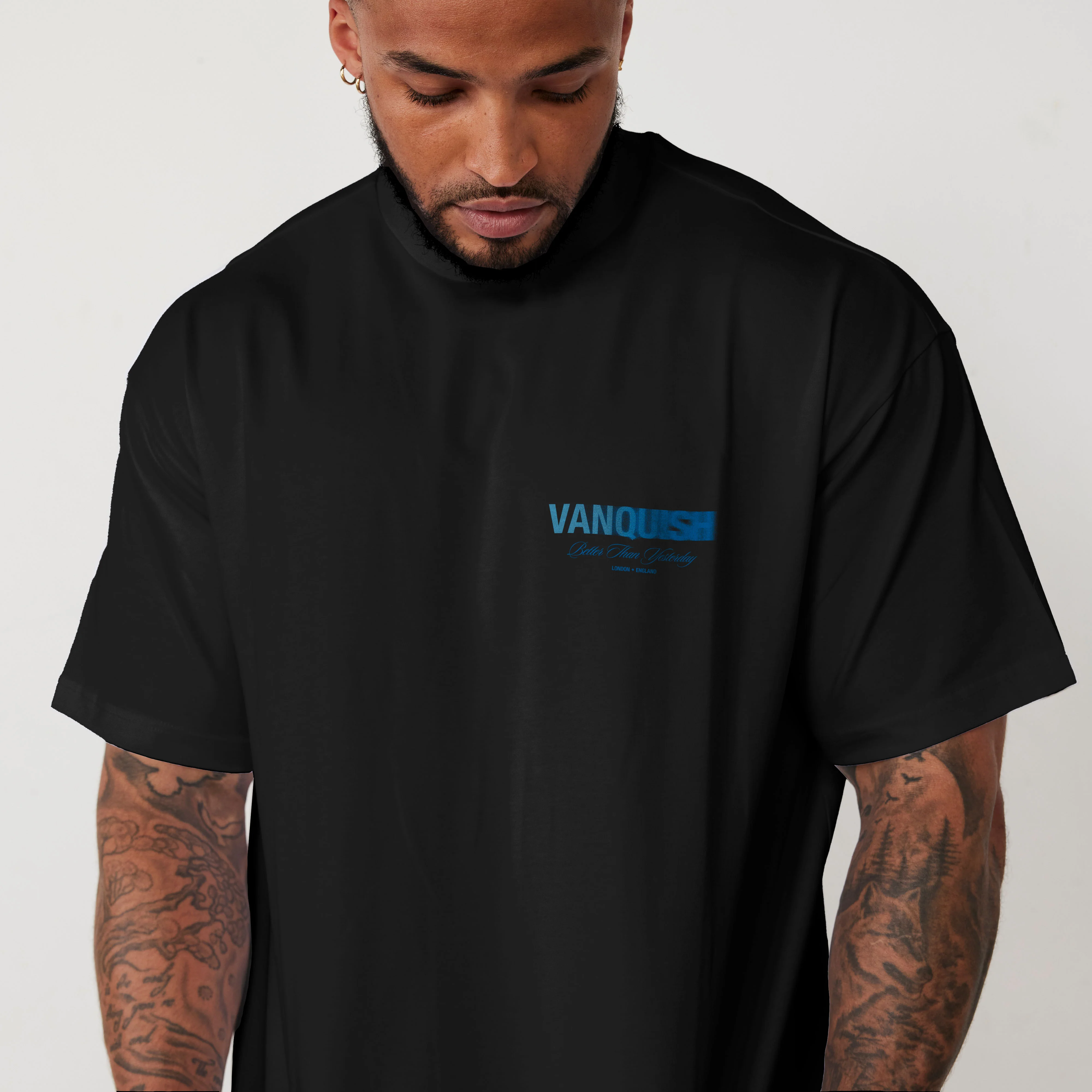 REVOLVE MOMENTUM BLACK AND BLUE BOXY T SHIRT - Image 2