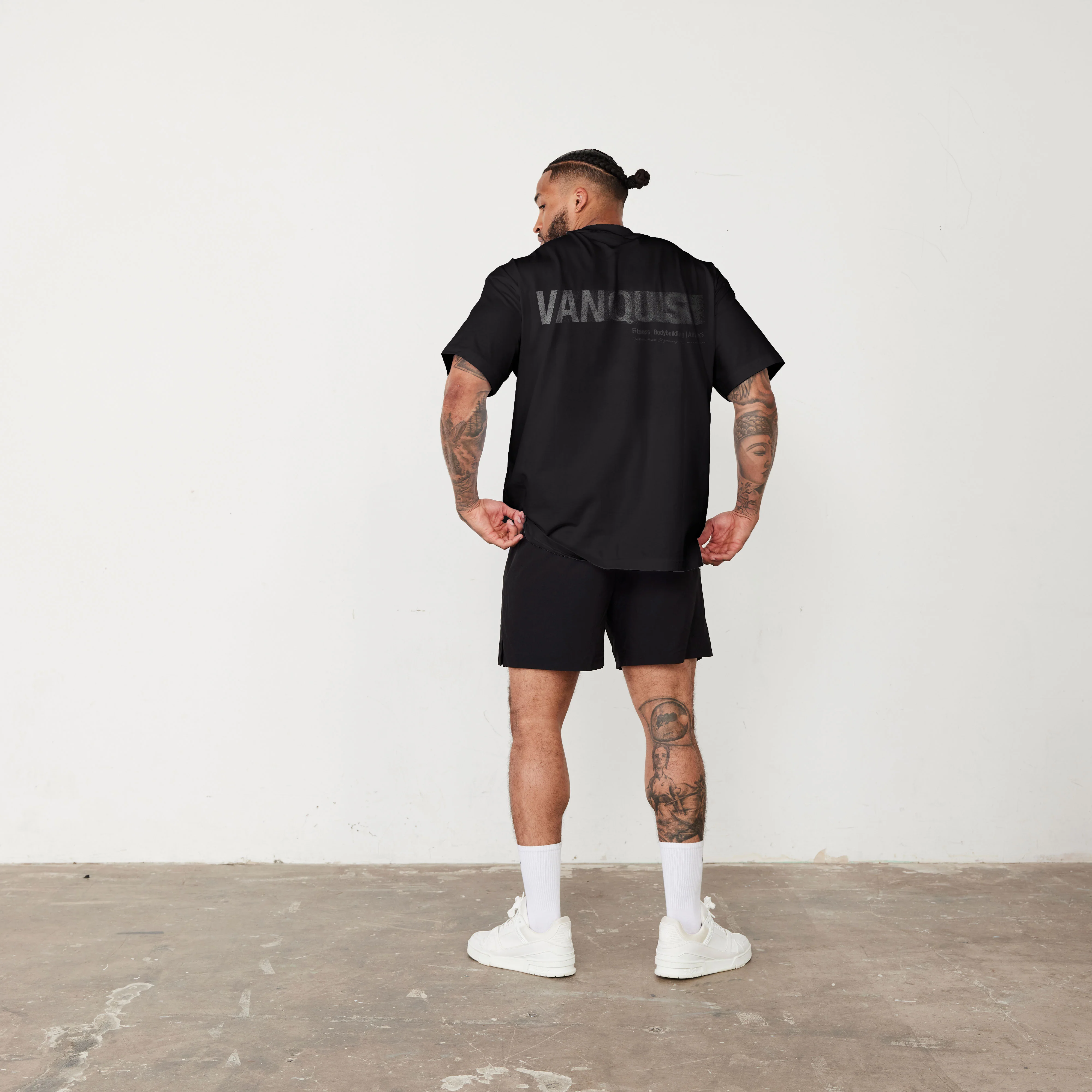 REVOLVE MOMENTUM BLACK BOXY T SHIRT - Image 5