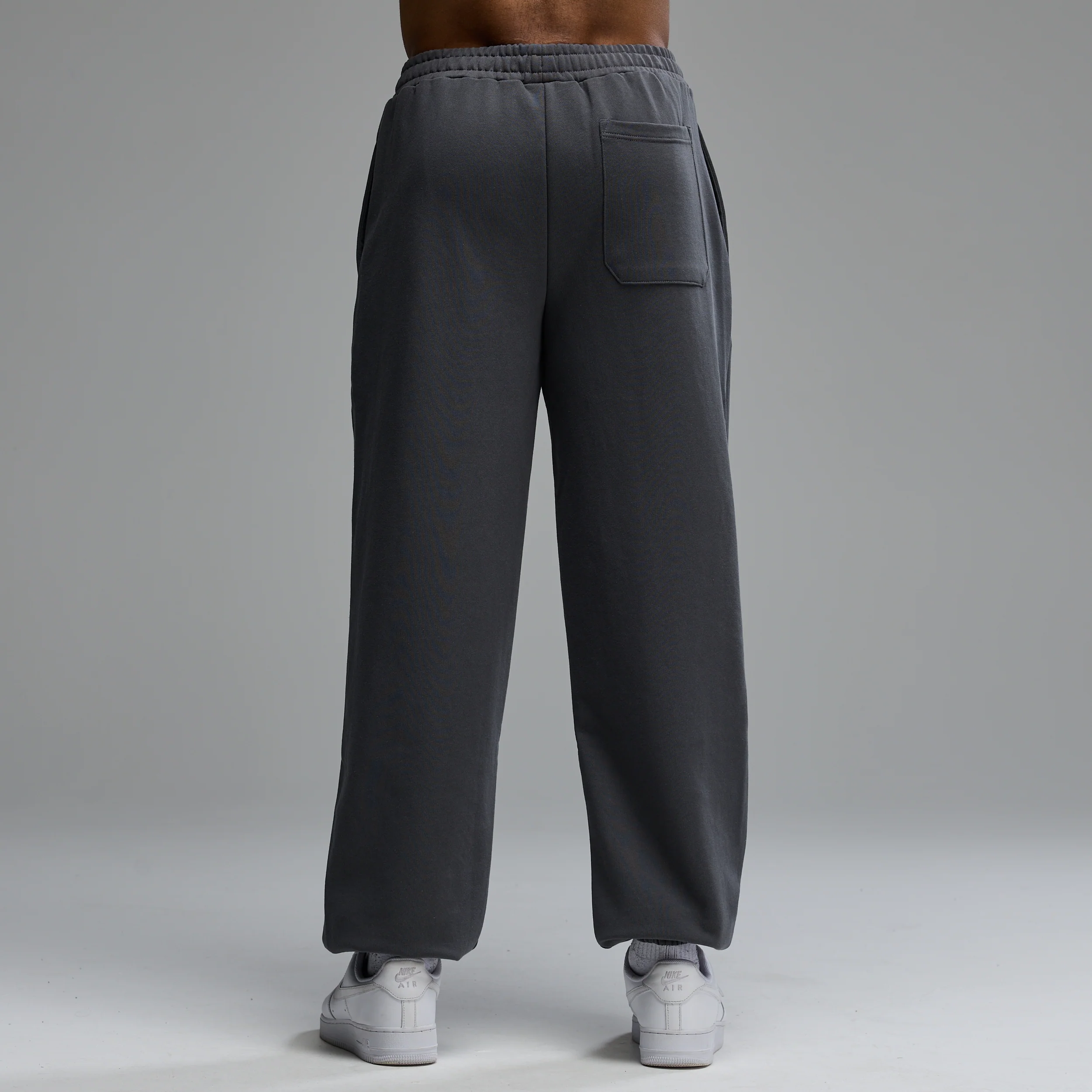 BODYBUILDING EMBLEM CHARCOAL OVERSIZED SWEATPANTS - Image 2