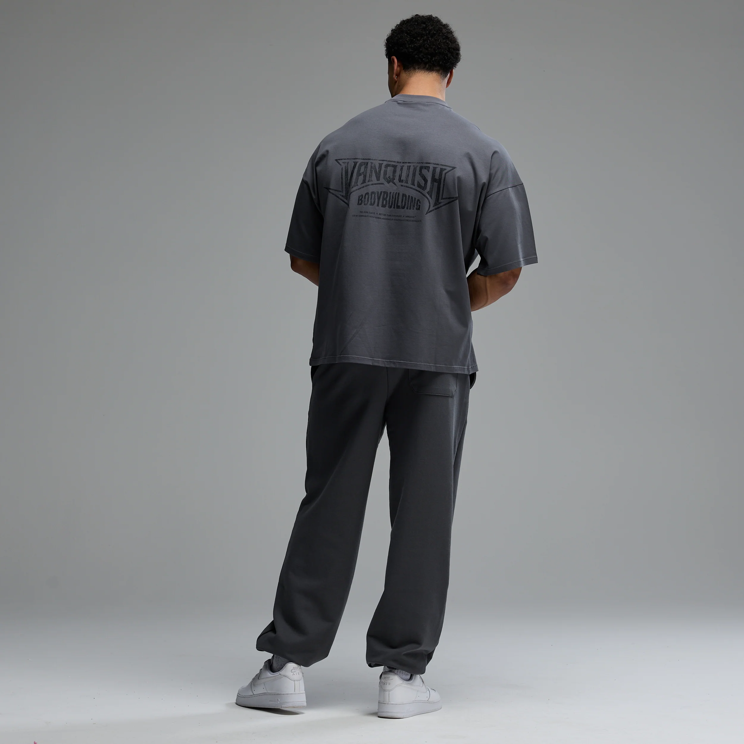 BODYBUILDING EMBLEM CHARCOAL OVERSIZED SWEATPANTS - Image 5