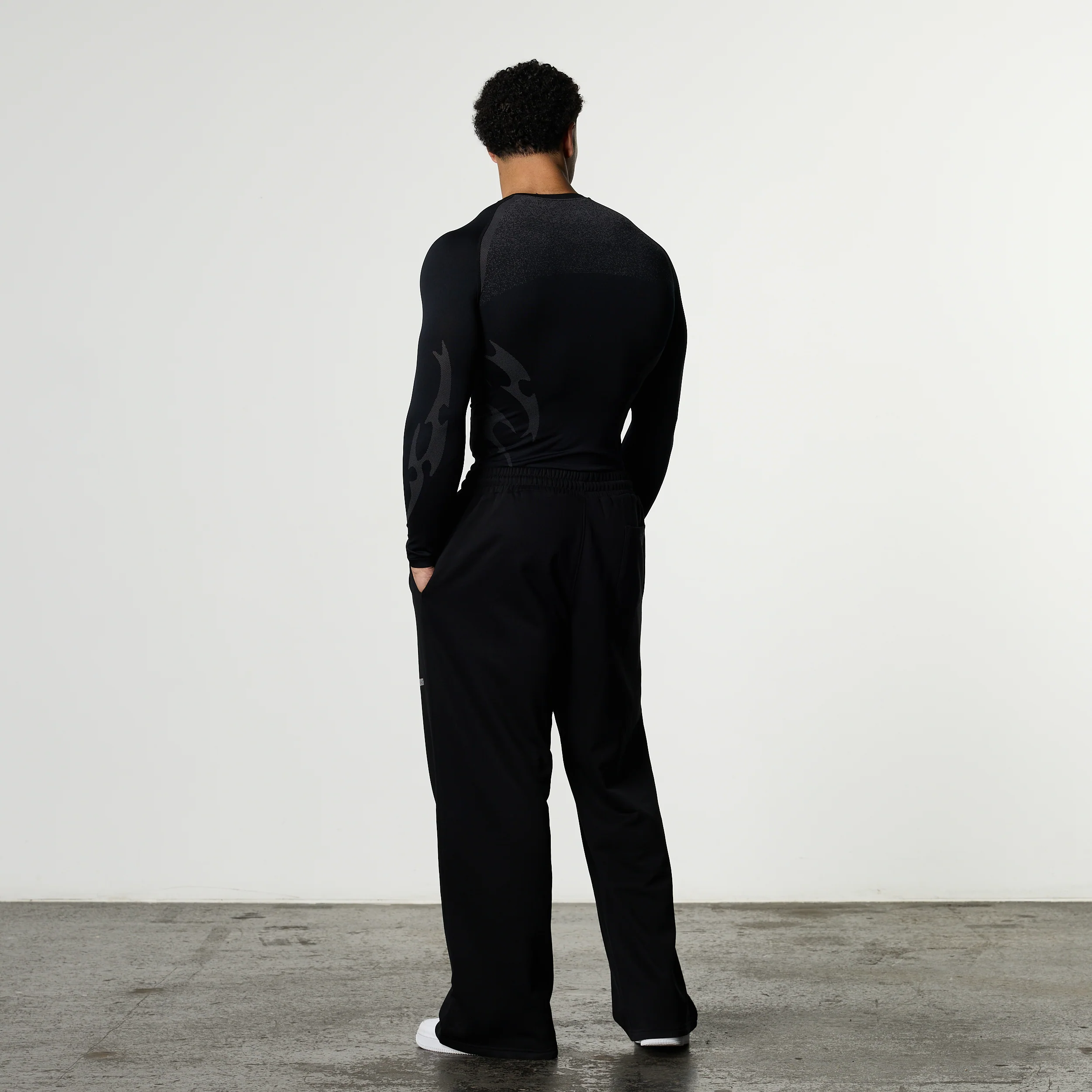 TRIBAL COMPRESSION BLACK LONG SLEEVE T SHIRT - Image 6