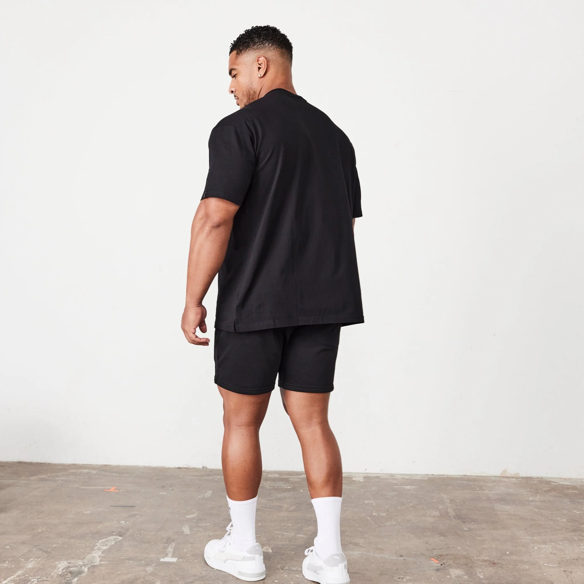 Vanquish Essential Black Oversized T Shirt - Image 5