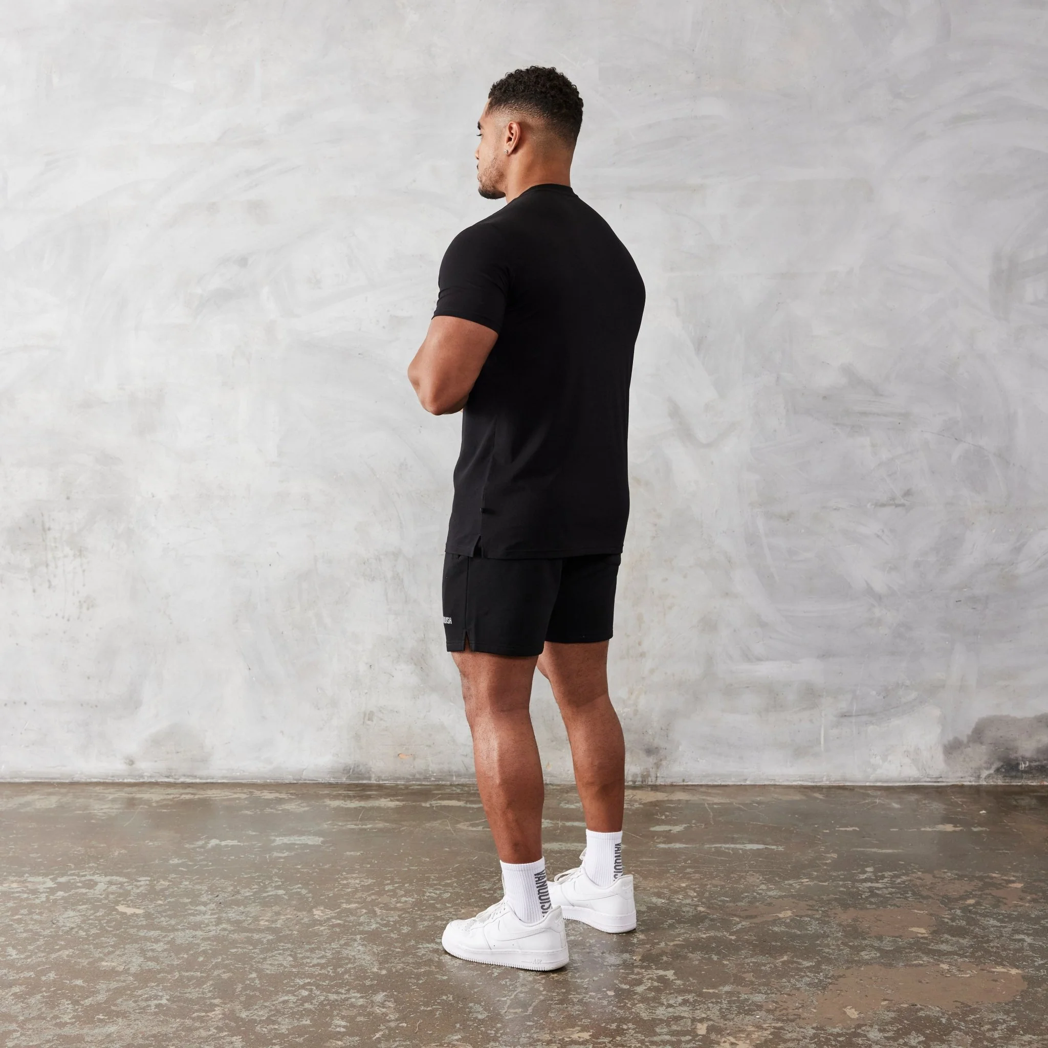 Vanquish Essential Black Slim Fit Short Sleeve T Shirt - Image 3