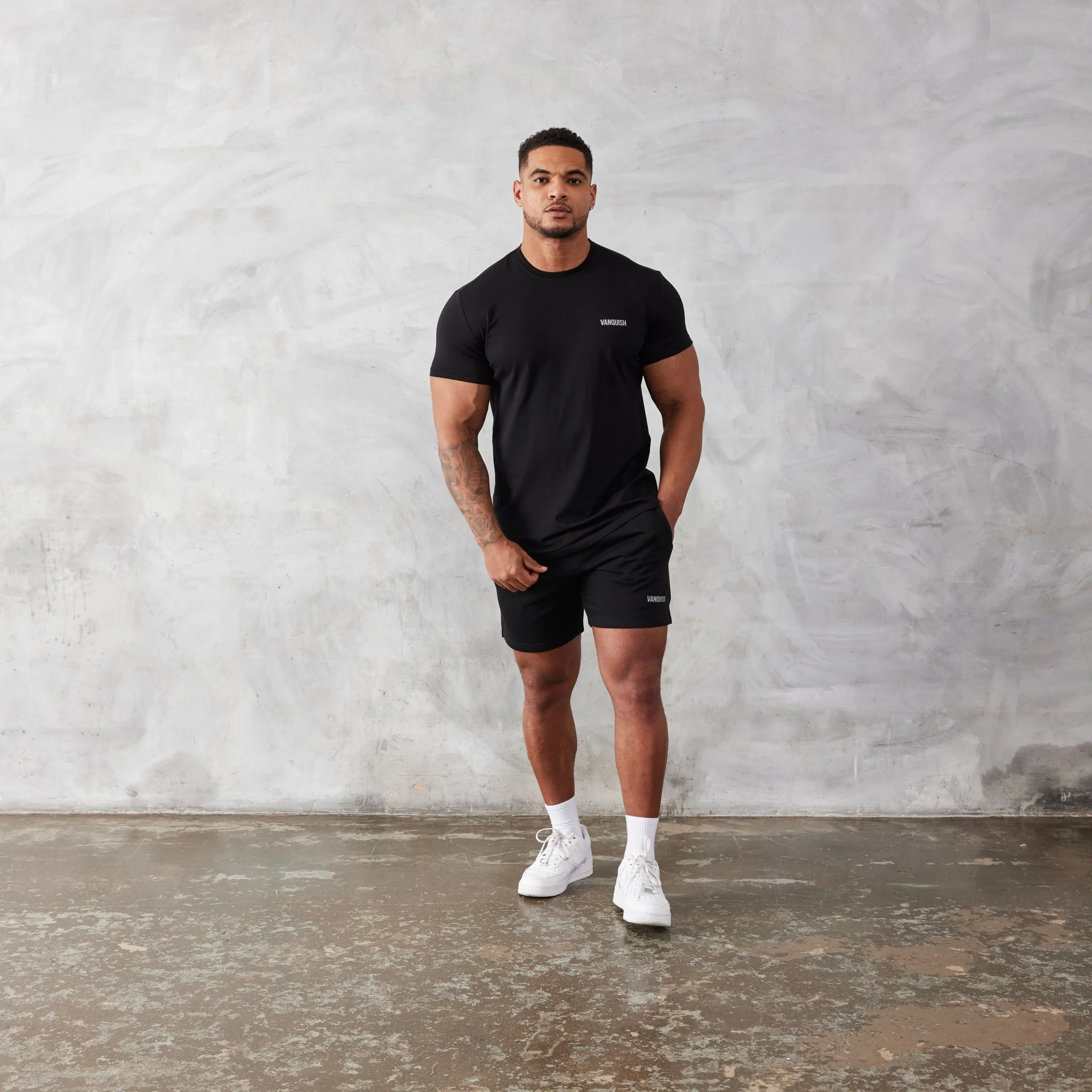 Vanquish Essential Black Slim Fit Short Sleeve T Shirt - Image 4