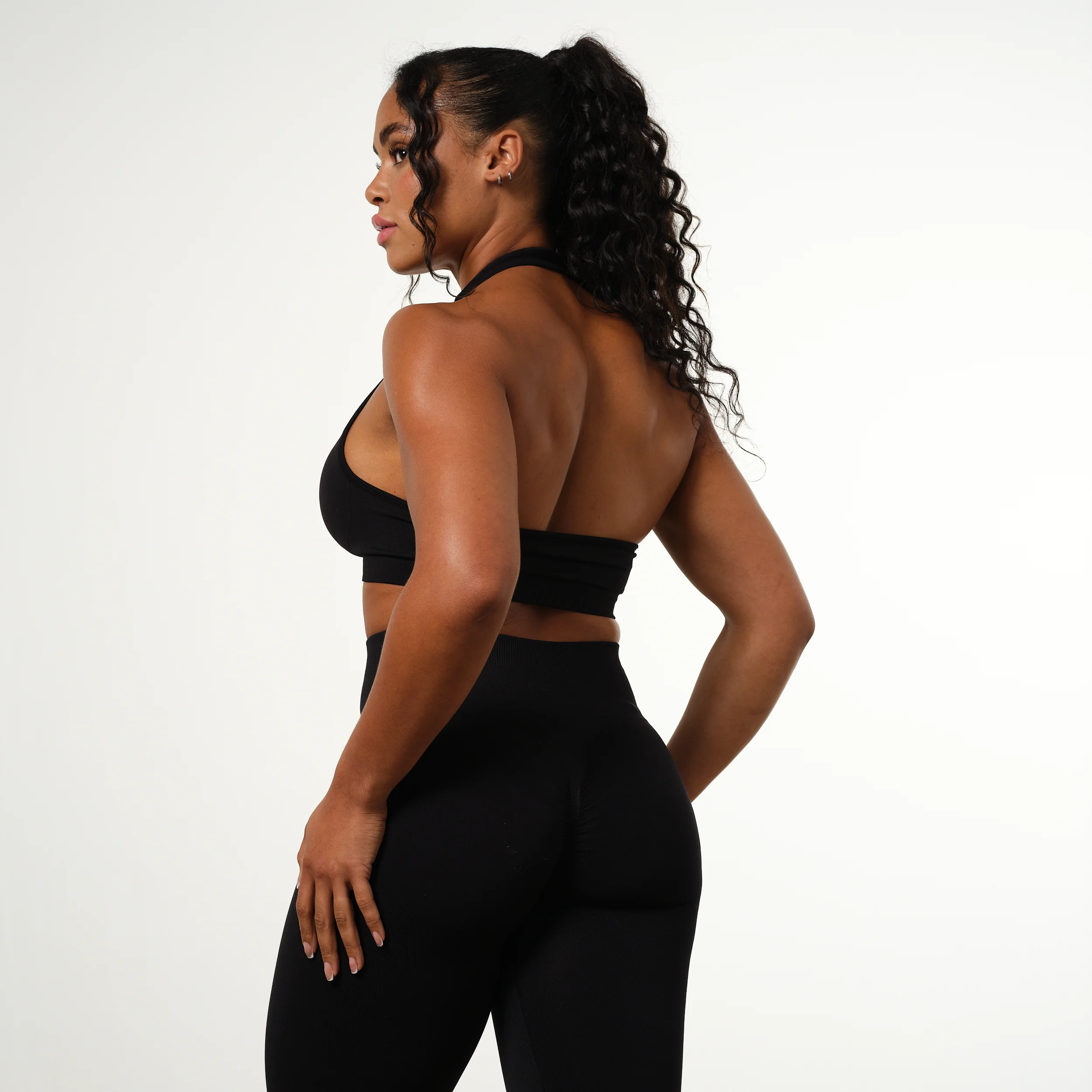 Vanquish Elevate Seamless Black Halter Neck Bra - Image 4