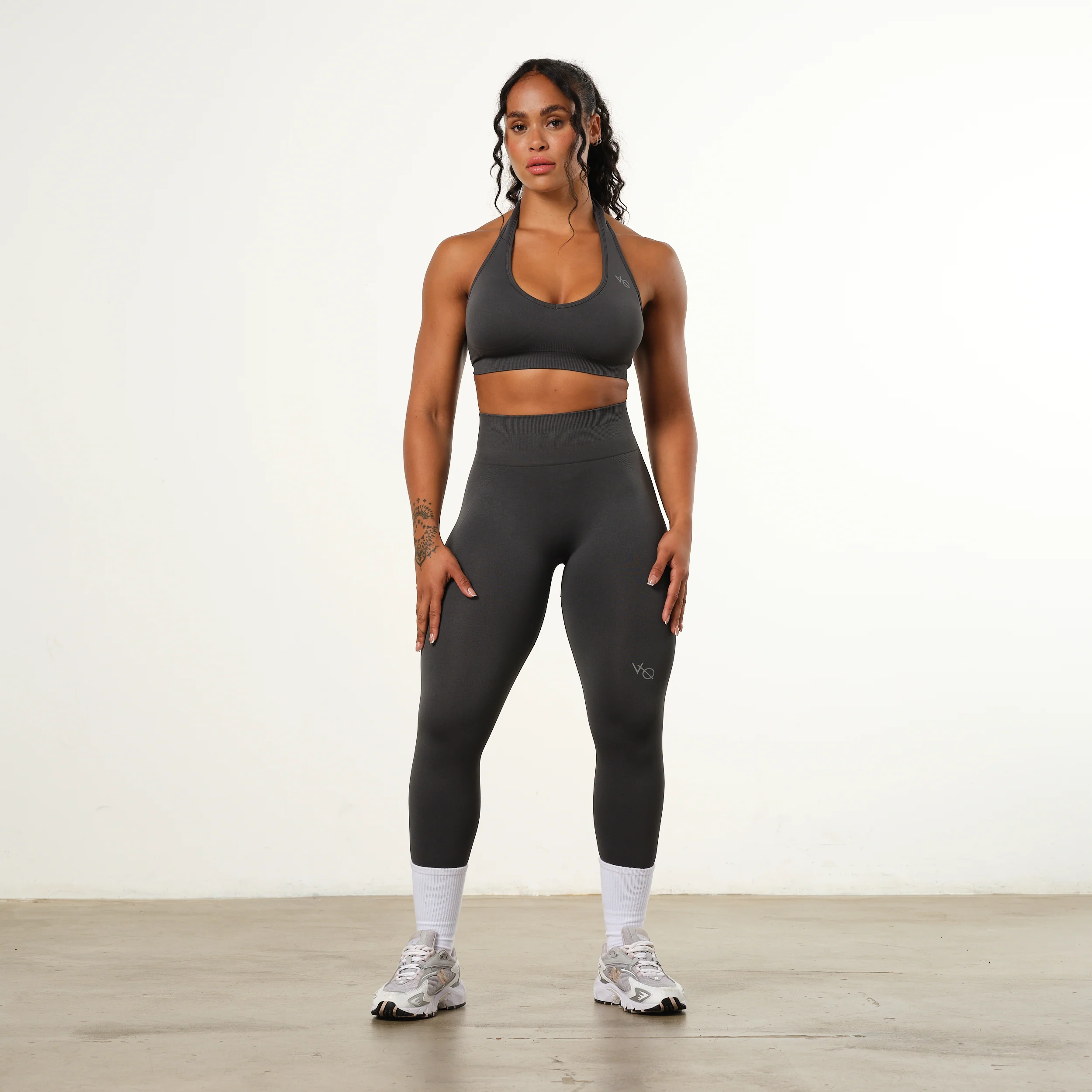 Vanquish Elevate Seamless Charcoal Halter Neck Bra - Image 2