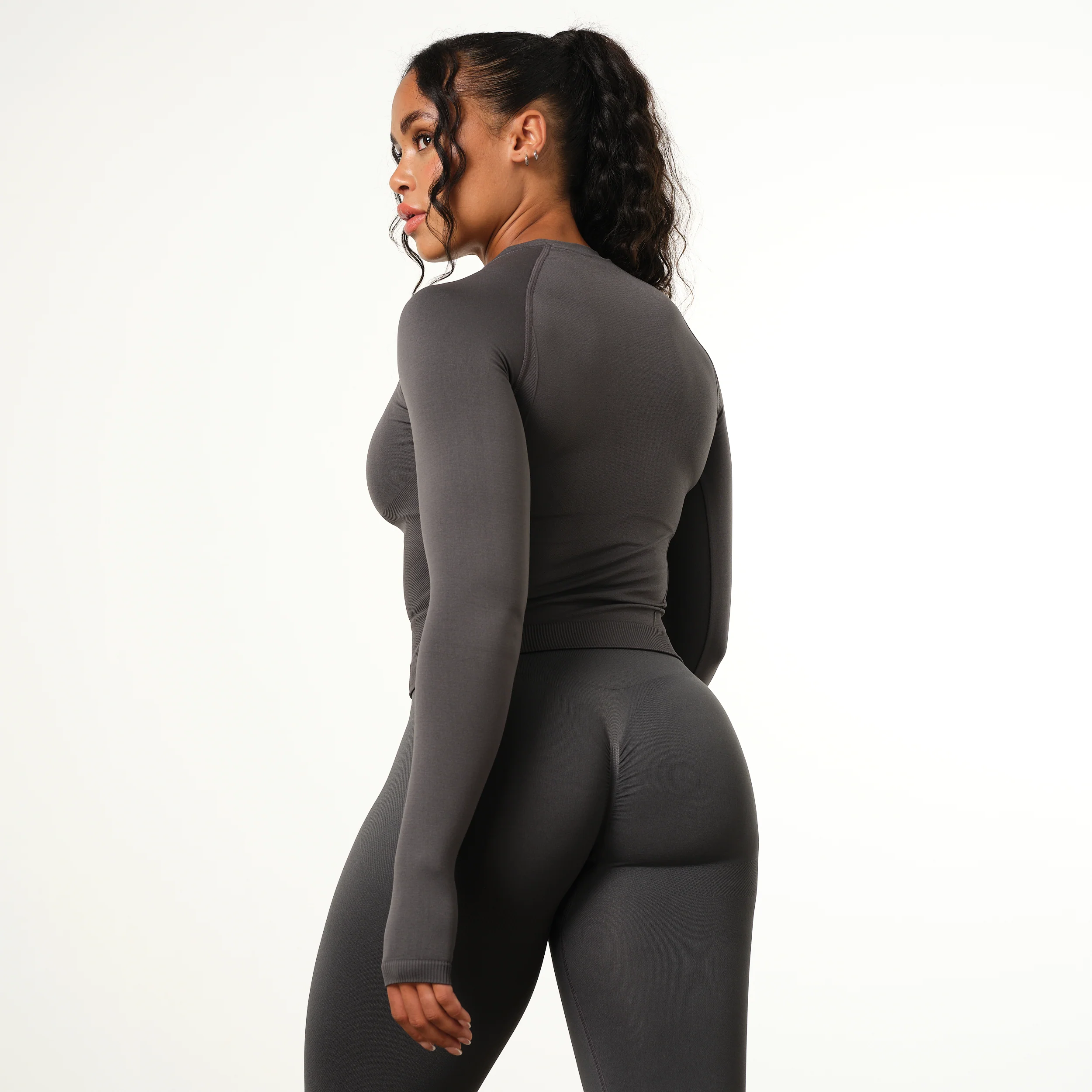Vanquish Elevate Seamless Charcoal Long Sleeve Top - Image 4