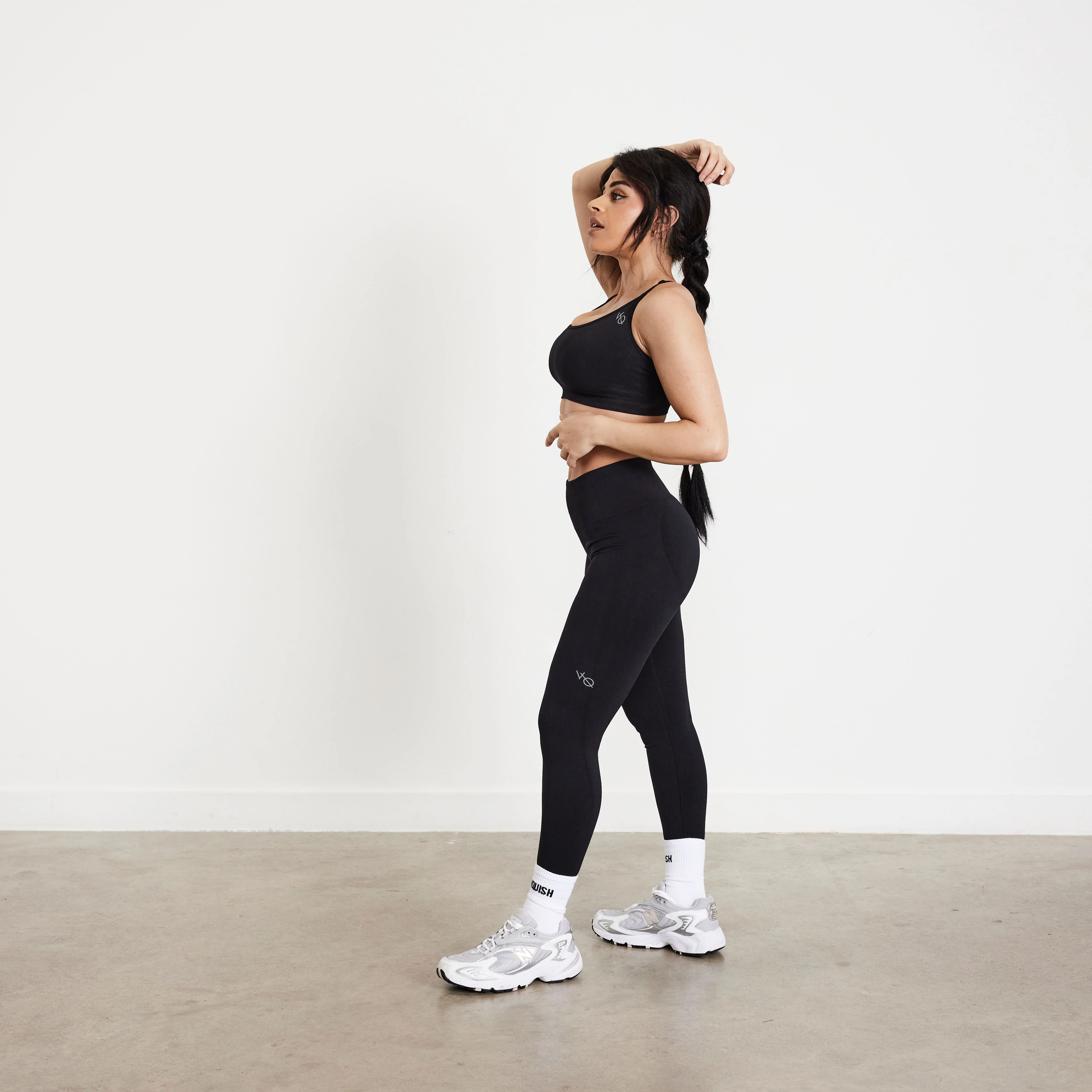 Vanquish Elevate Seamless Scrunch Petite Black Leggings - Image 6