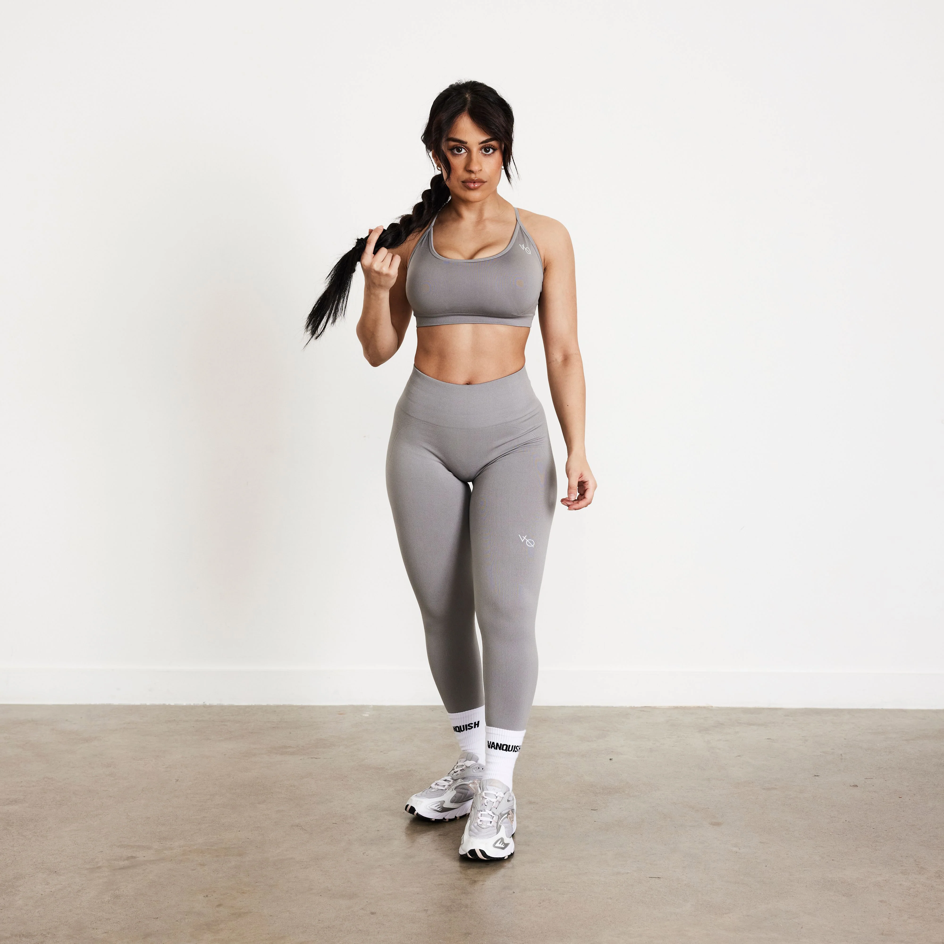 Vanquish Elevate Seamless Scrunch Petite Smoke Grey Leggings - Image 3