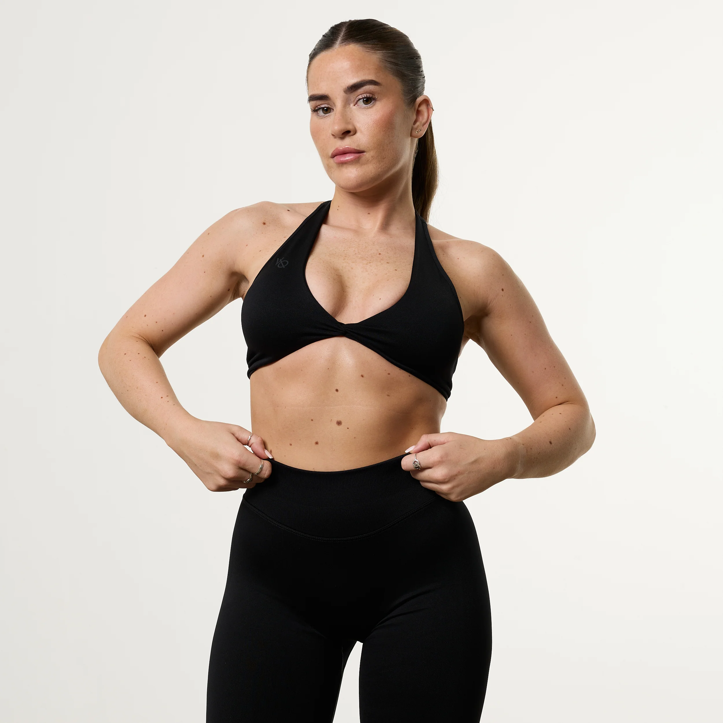 Vanquish Elevate V2 Black Seamless Twist Front Bra