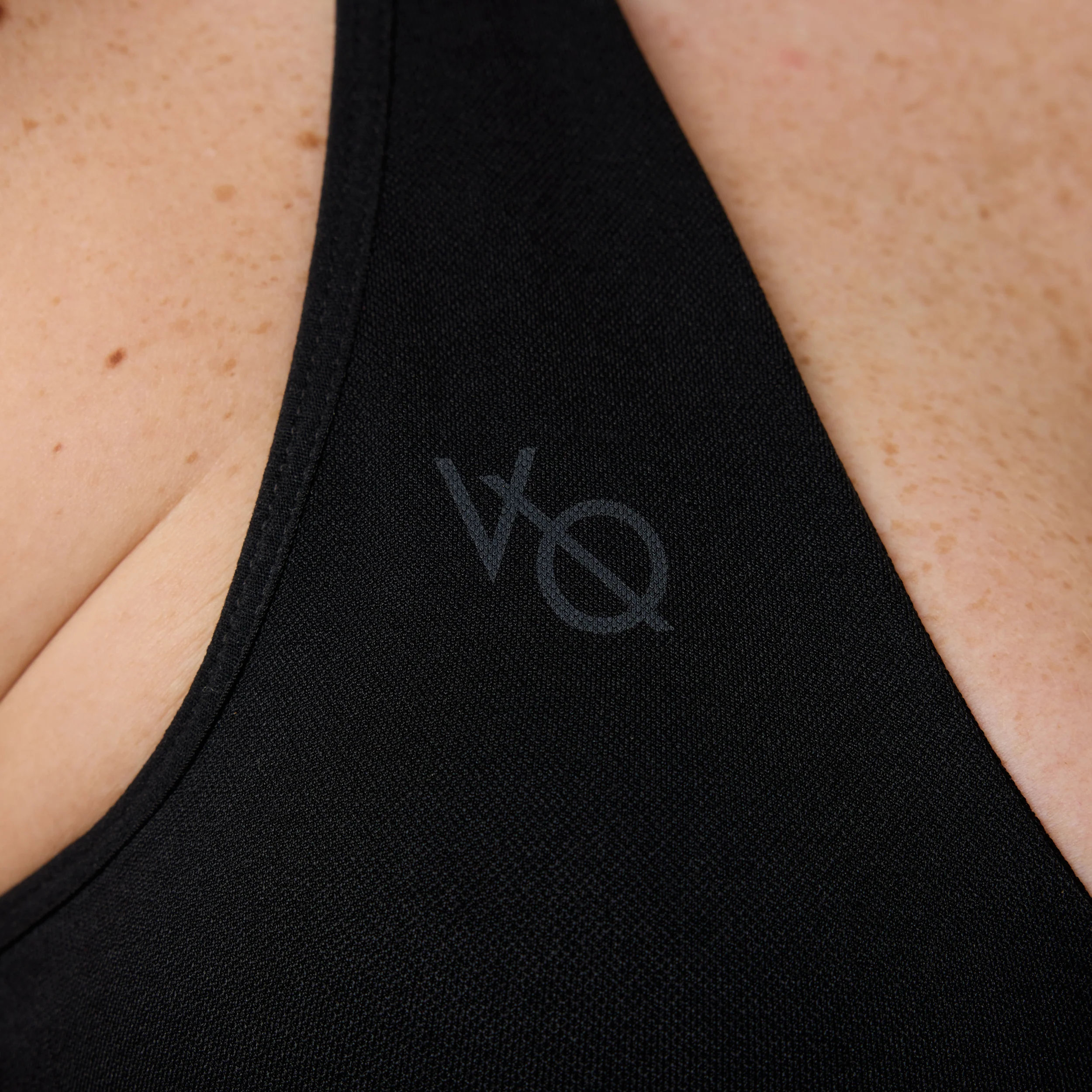 Vanquish Elevate V2 Black Seamless Twist Front Bra - Image 5