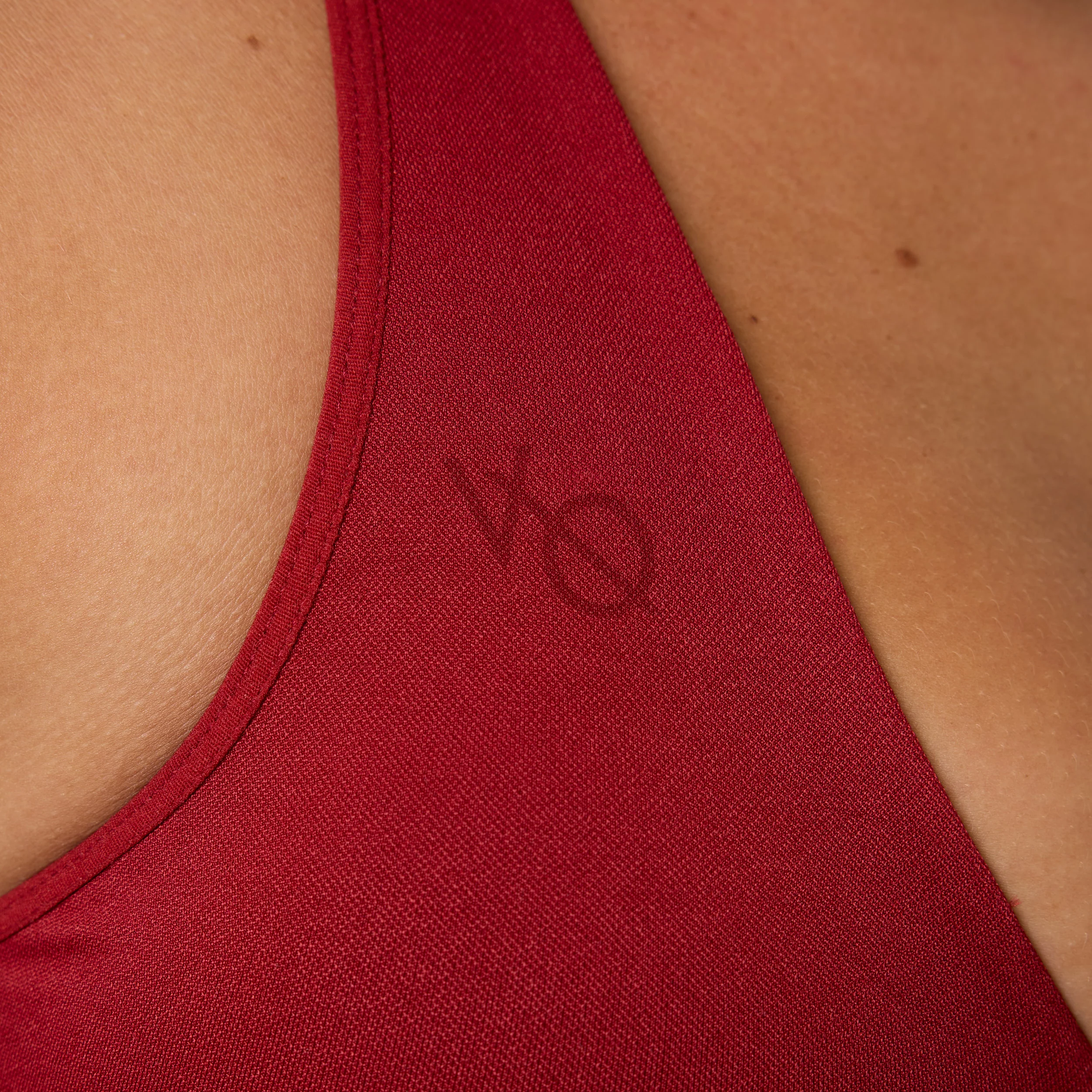 Vanquish Elevate V2 Scarlet Red Seamless Twist Front Bra - Image 5