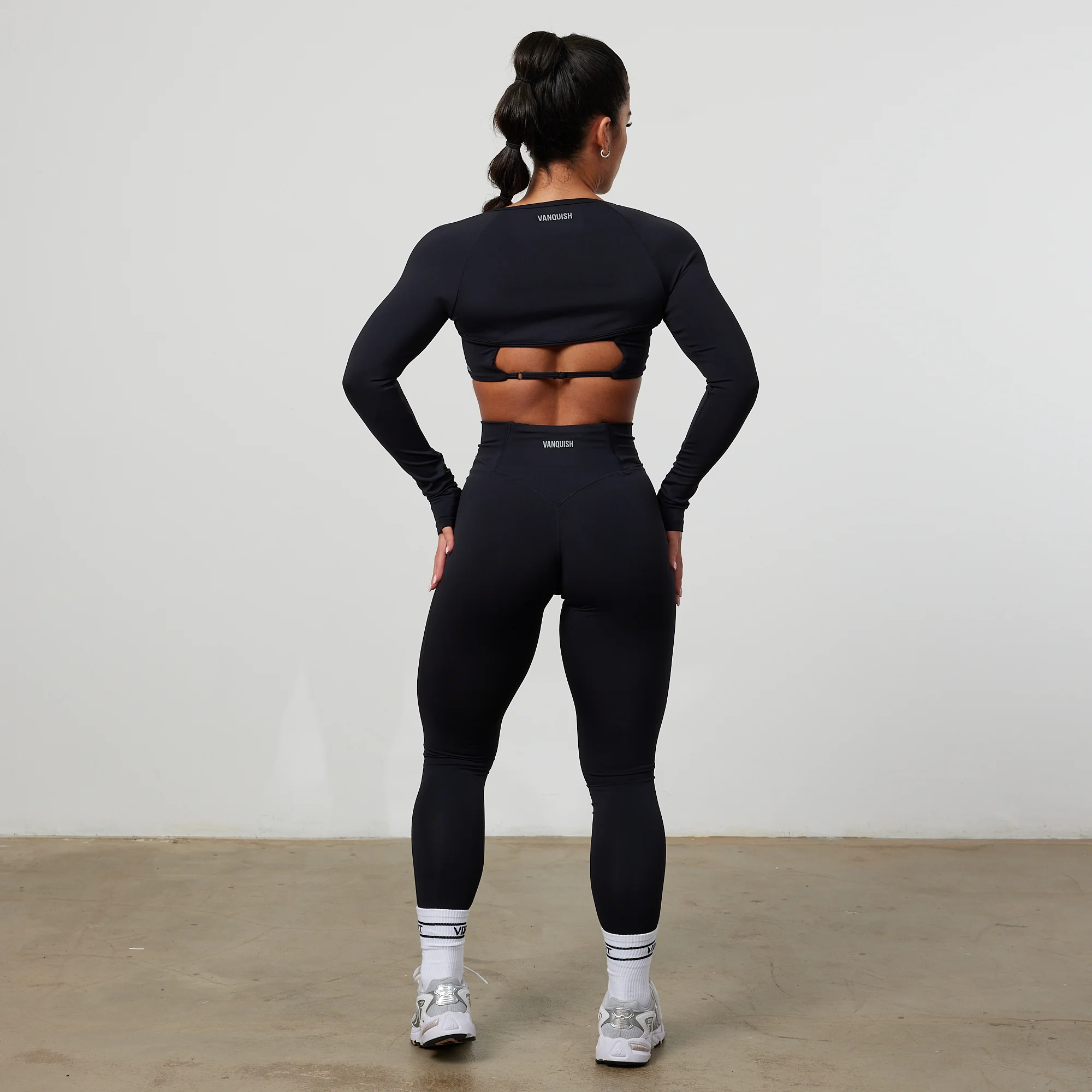 Vanquish Enhance Black Long Sleeve Shrug - Image 3