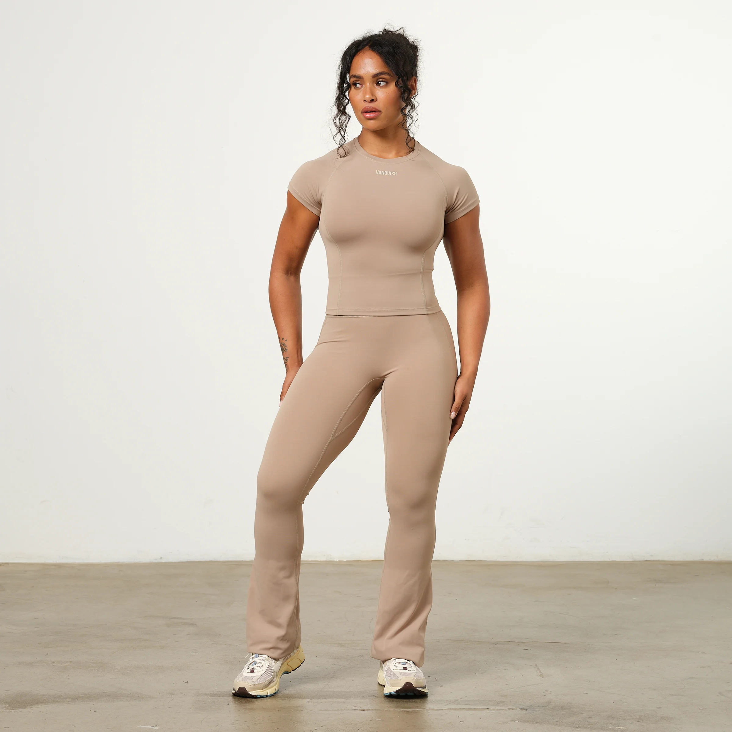 VANQUISH ENHANCE LATTE MIDI CAP SLEEVE T SHIRT - Image 3