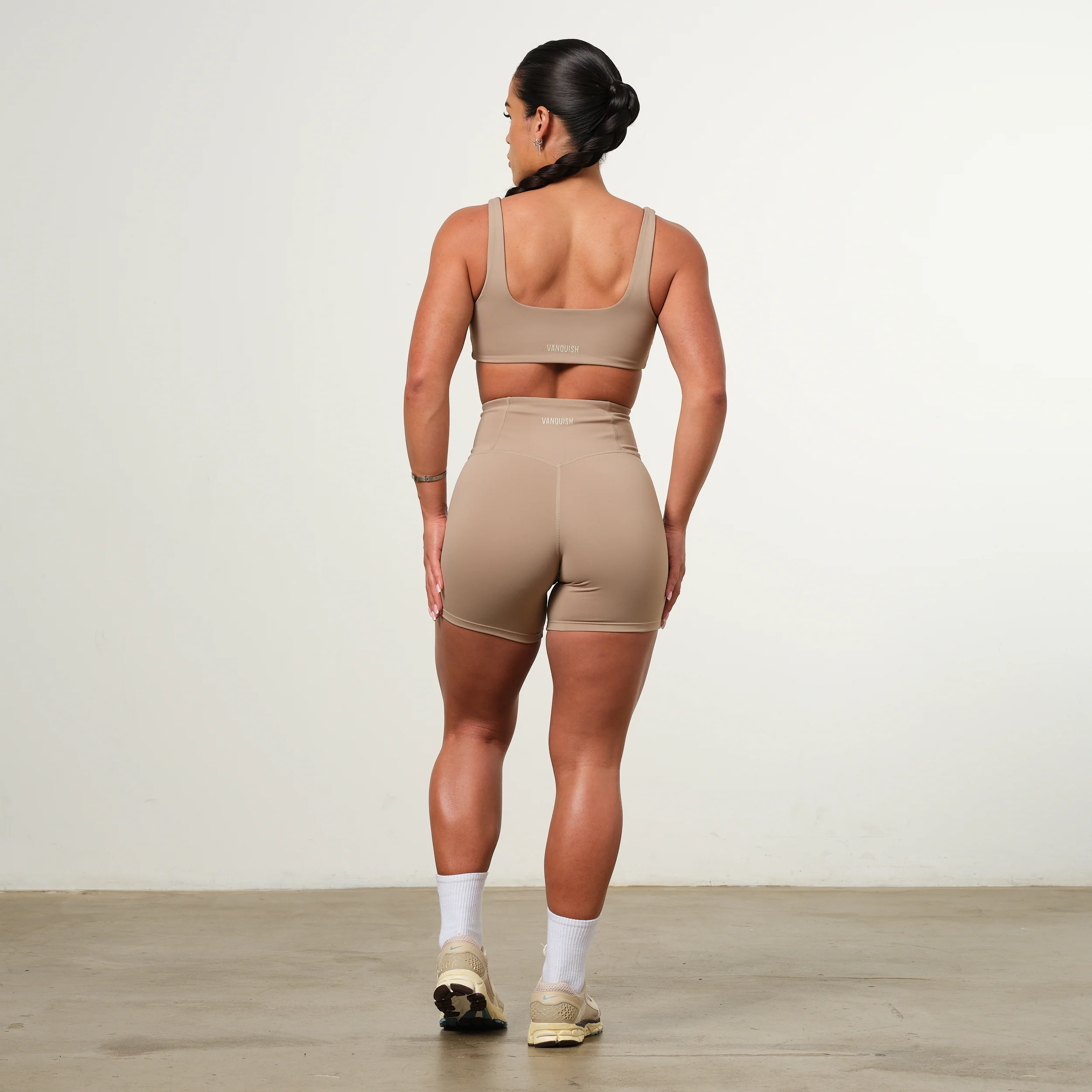 VANQUISH ENHANCE LATTE TWIST FRONT BRA - Image 6