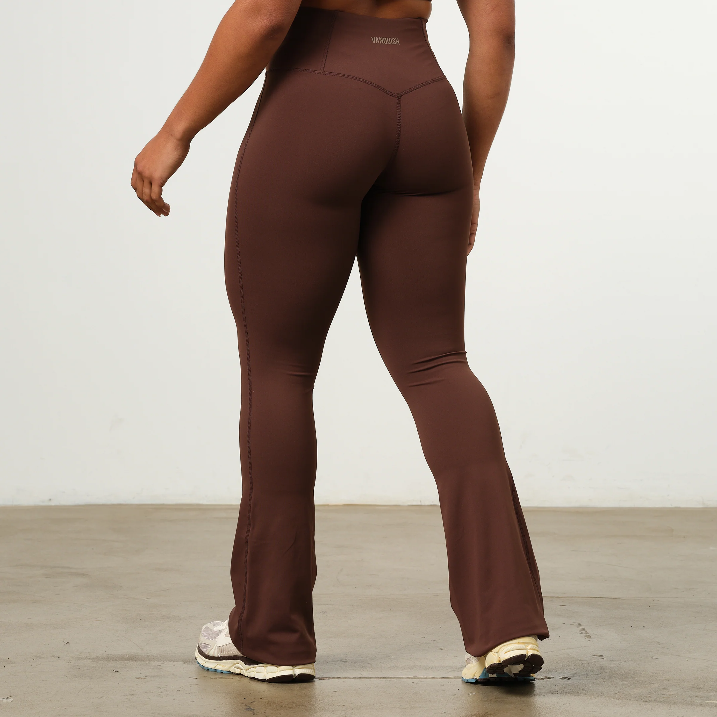 VANQUISH ENHANCE COFFEE BROWN PETITE HIGH-WAIST FLARED LEGGING - Image 3