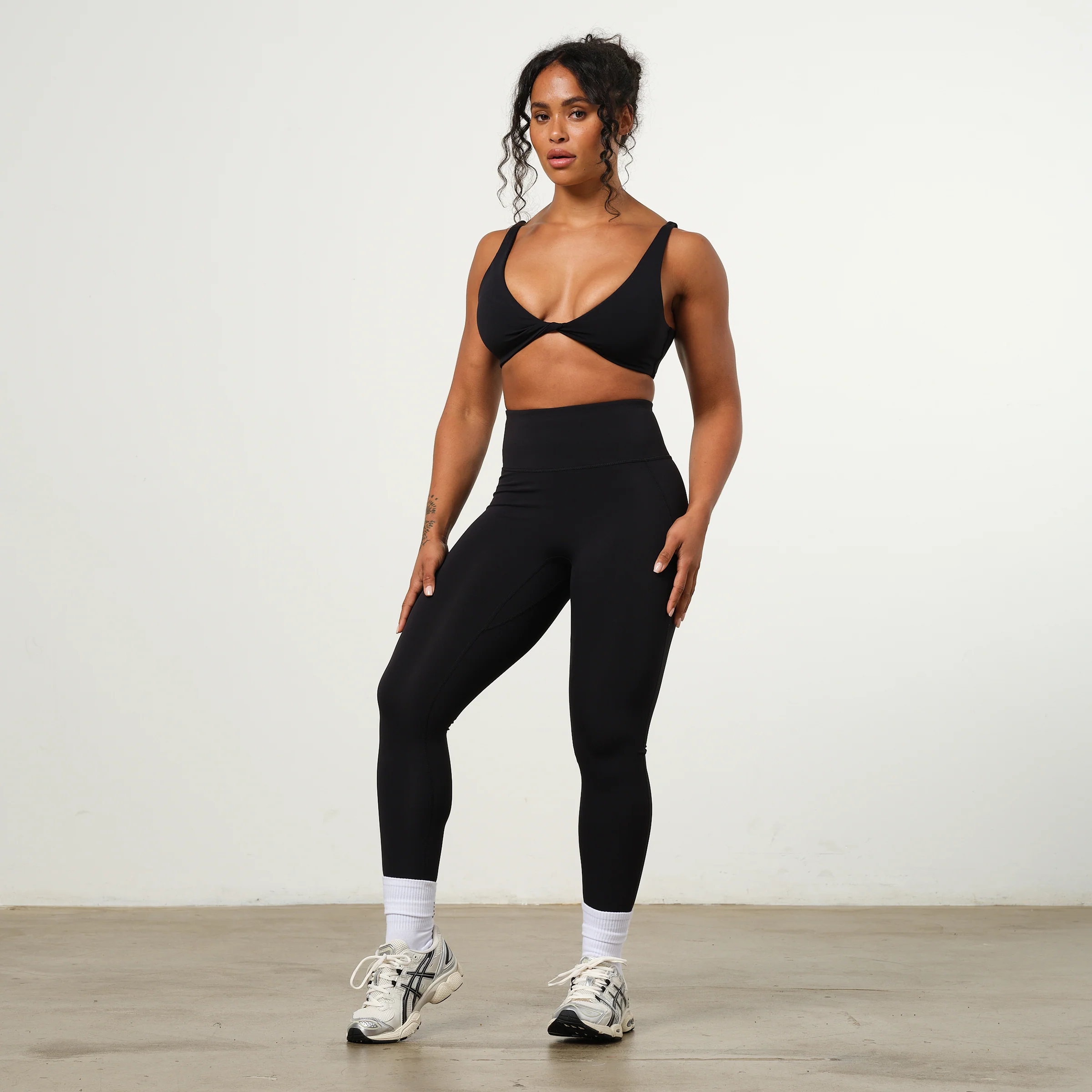 VANQUISH ENHANCE PETITE BLACK HIGH-WAIST LEGGING - Image 3