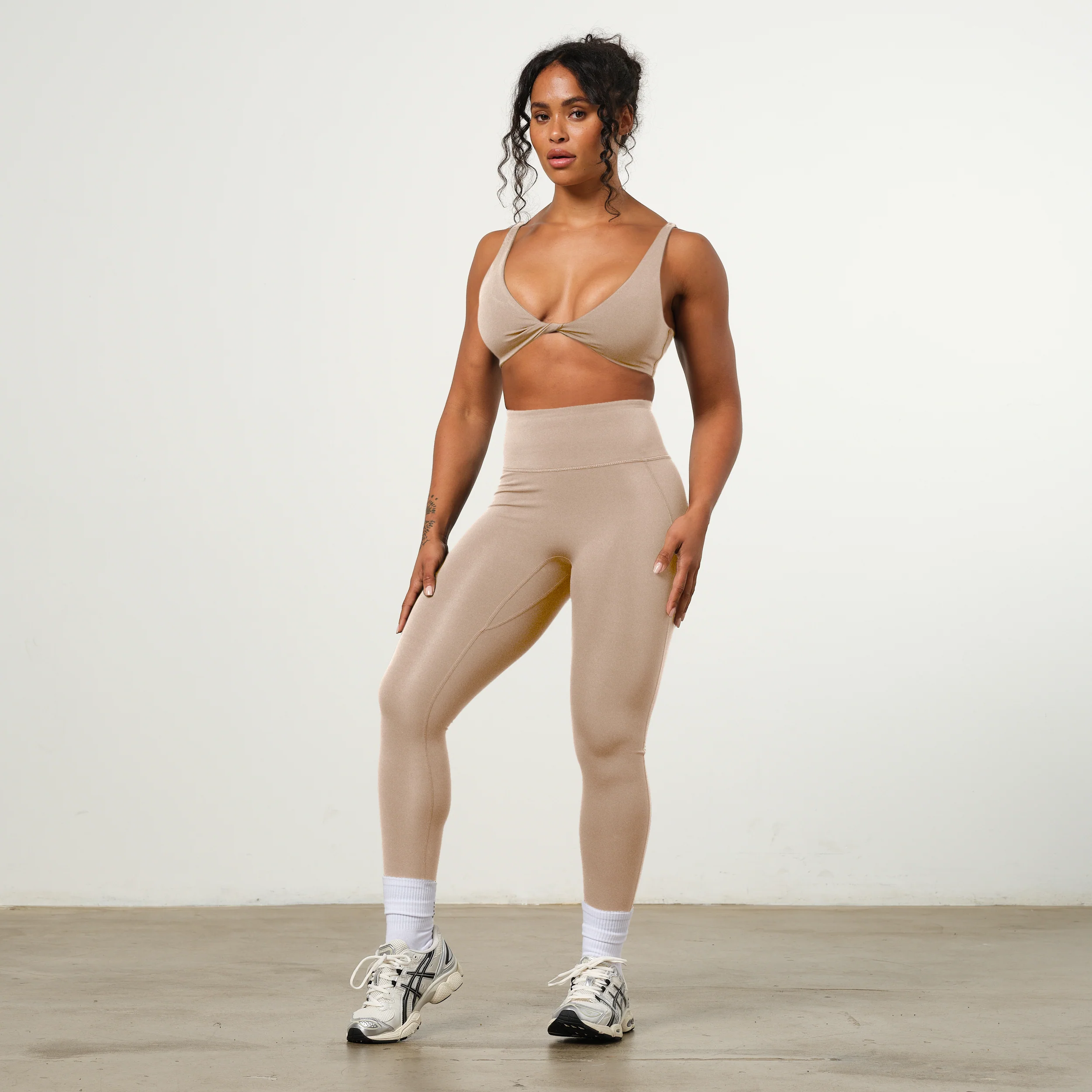 VANQUISH ENHANCE PETITE LATTE HIGH-WAIST LEGGING - Image 3
