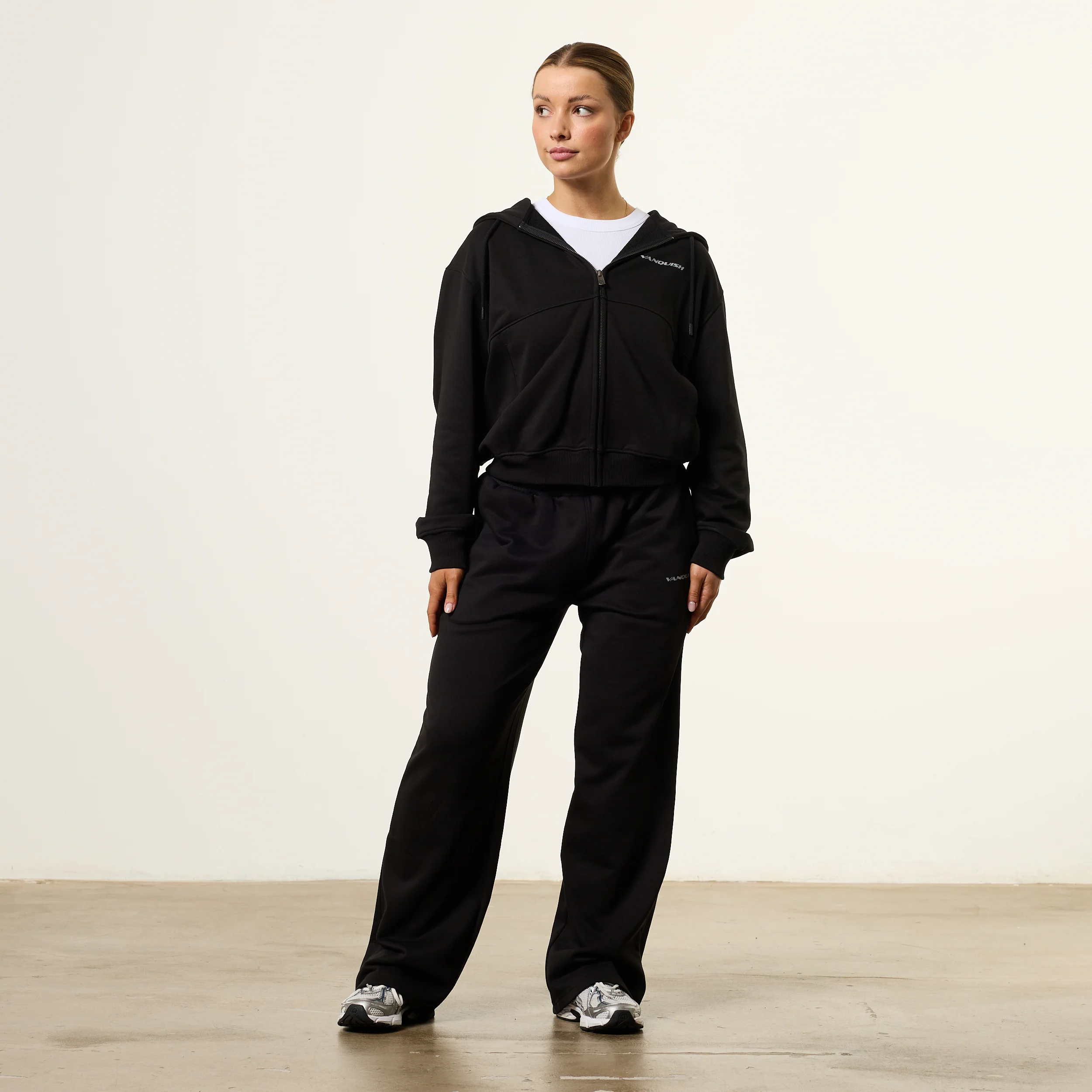 Vanquish Essential Black Cropped Zip Through Hoodie - Image 3