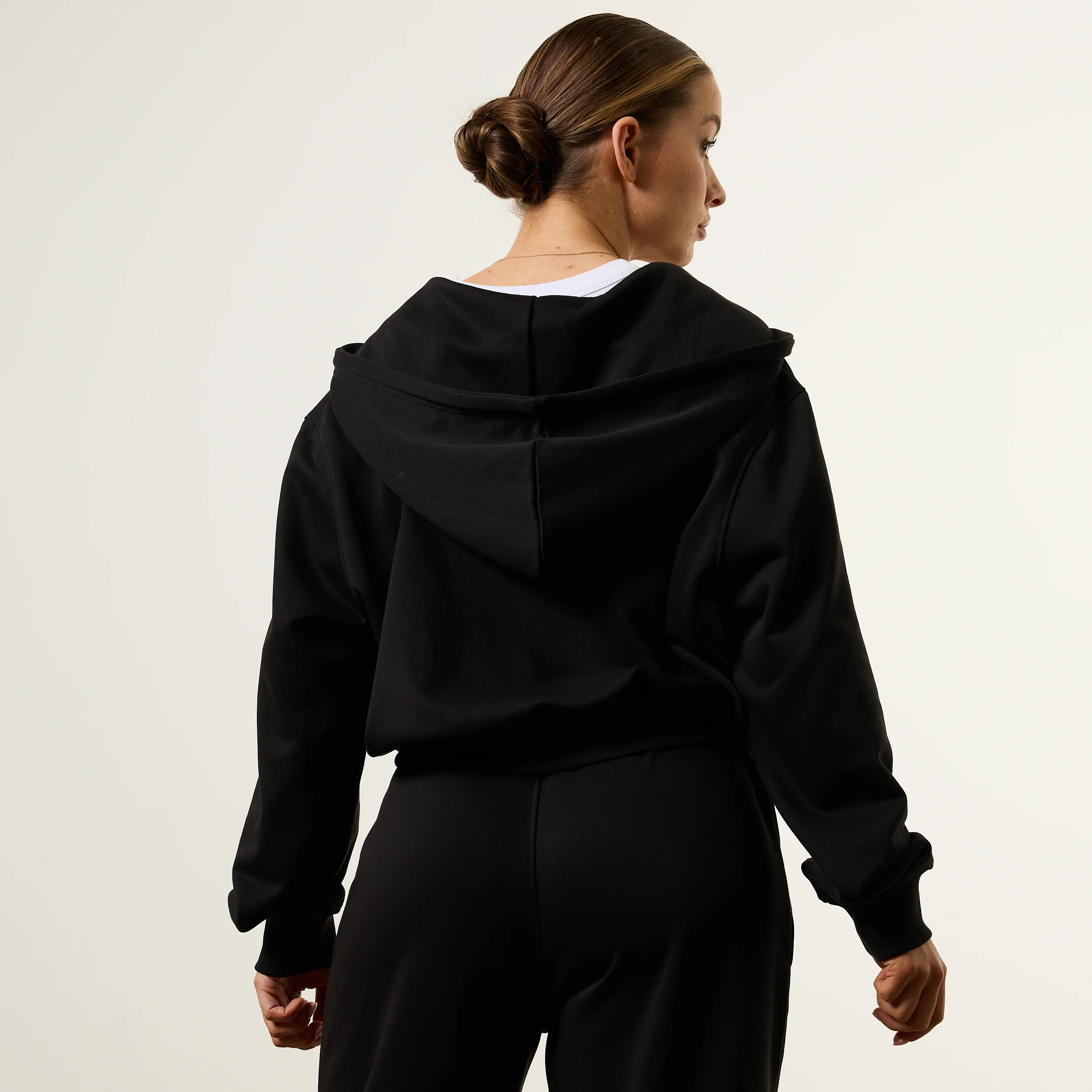 Vanquish Essential Black Cropped Zip Through Hoodie - Image 5