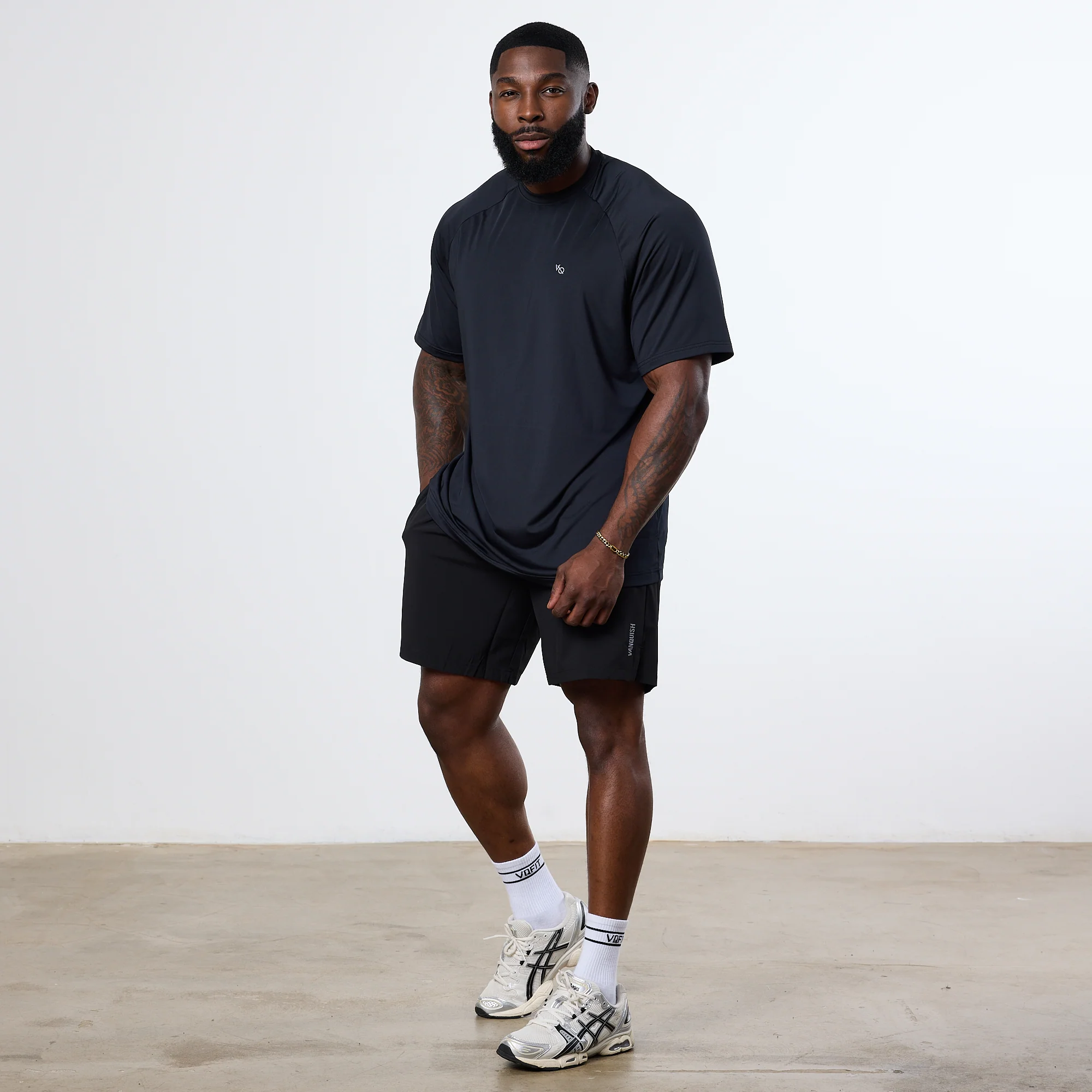 Vanquish Essential Black Performance Oversized T Shirt - Image 2