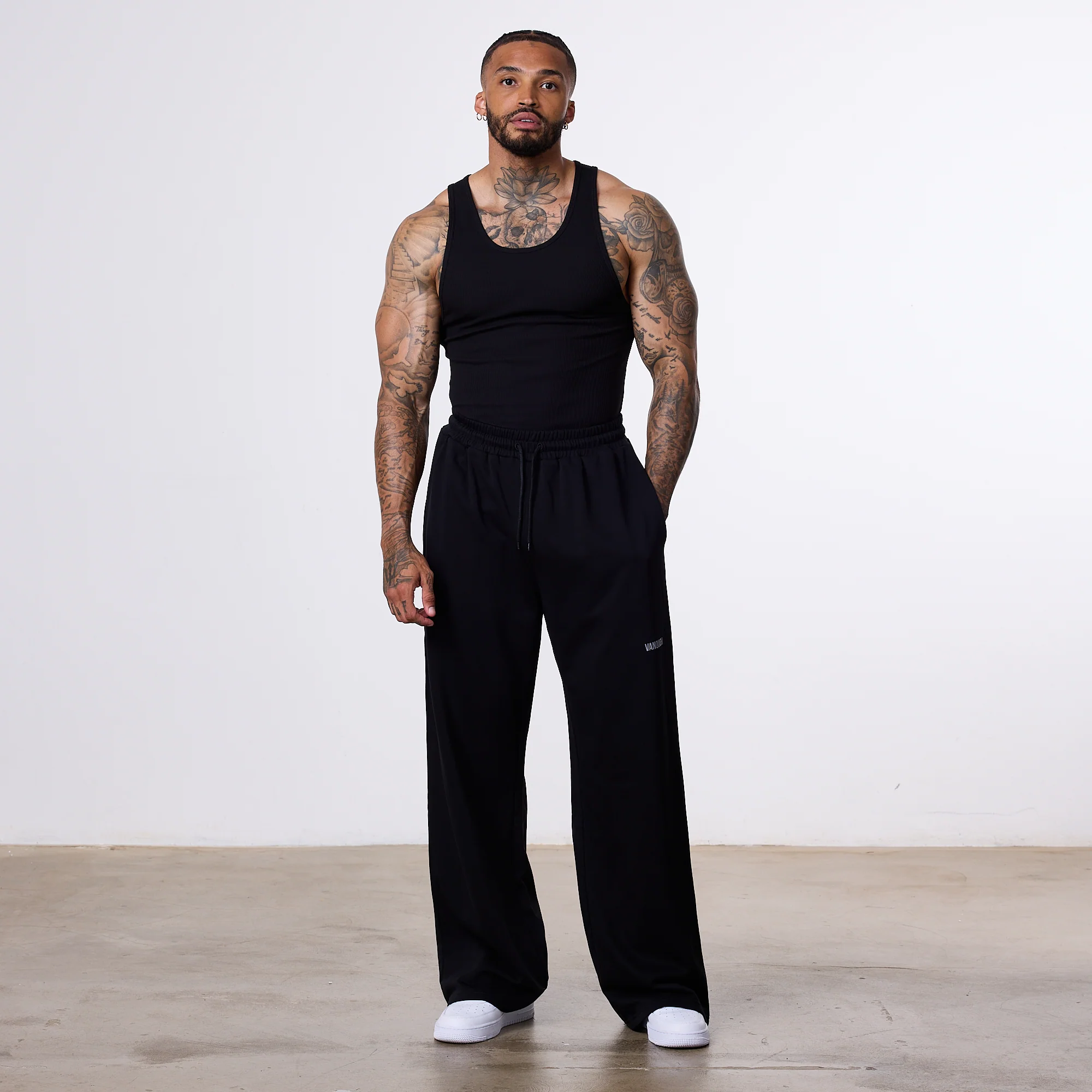 Vanquish Essential Black Straight Leg Sweatpants - Image 3