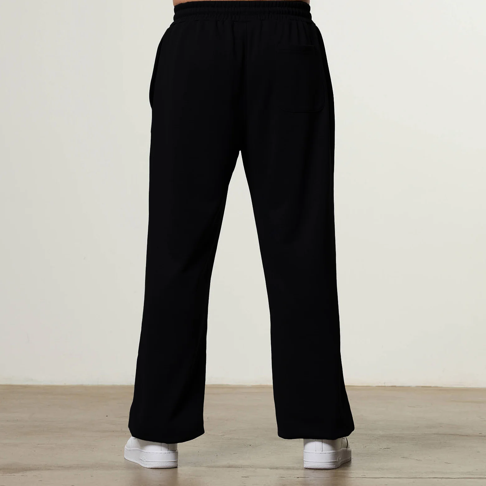 Vanquish Essential V2 Black Straight Leg Sweatpants - Image 3