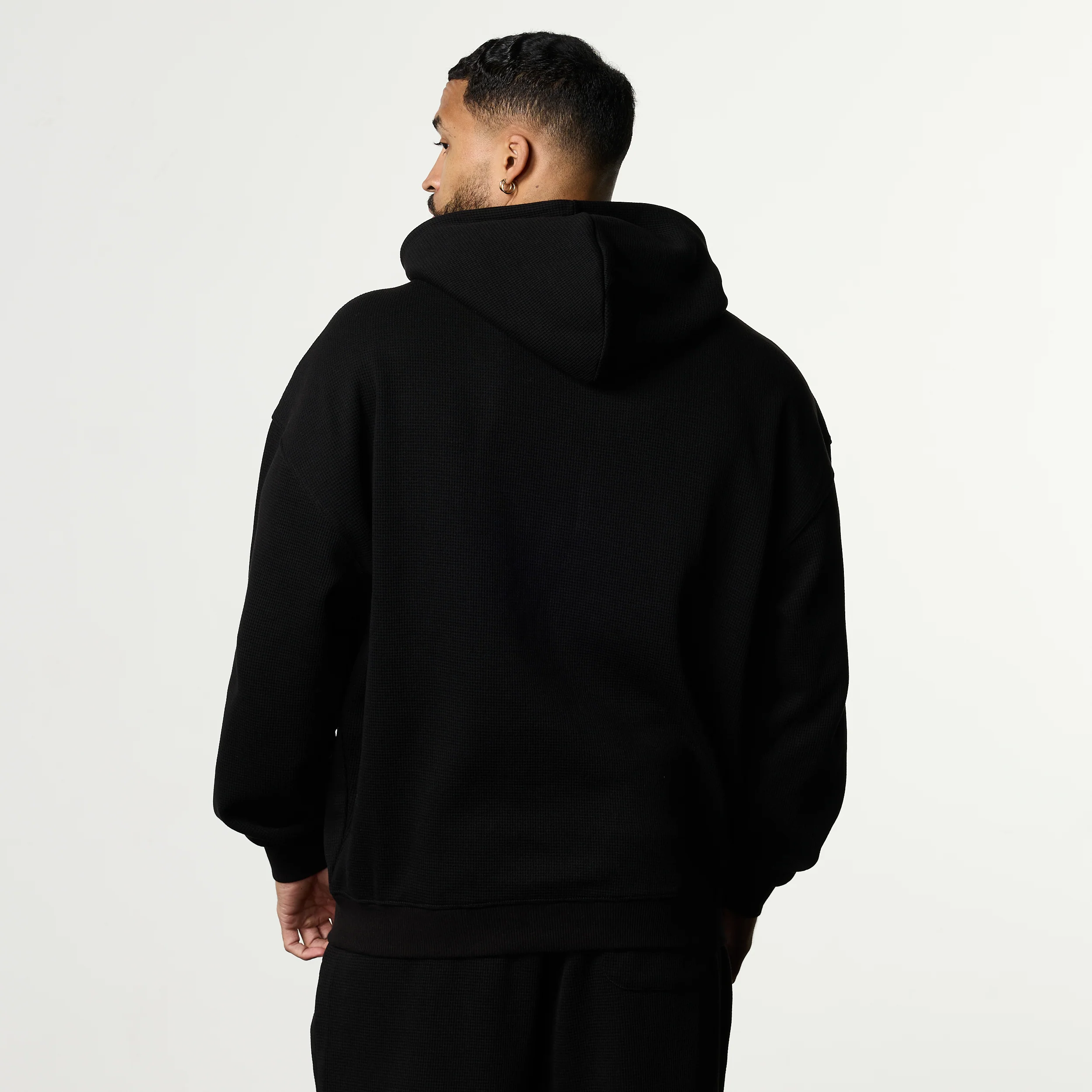 WAFFLE BLACK OVERSIZED HOODIE - Image 2