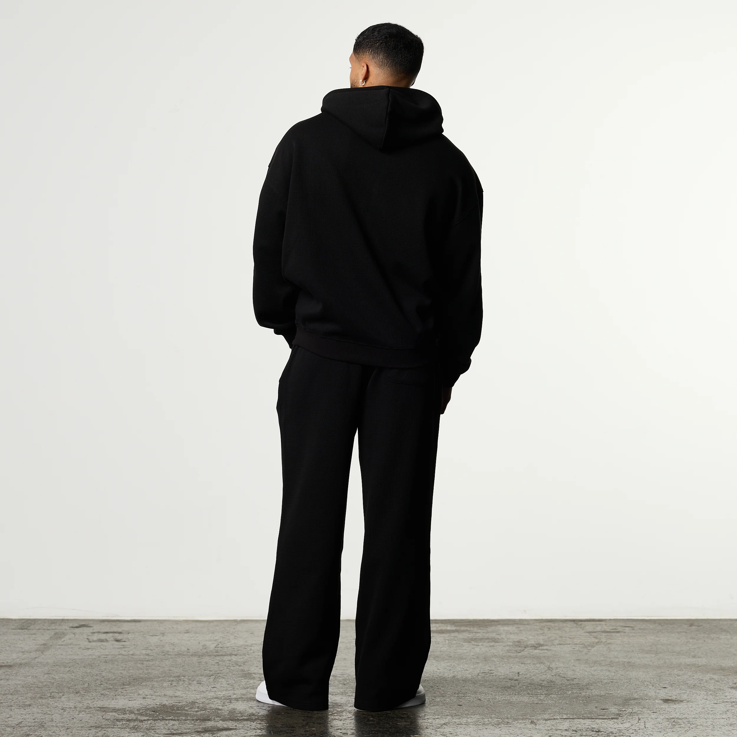 WAFFLE BLACK OVERSIZED HOODIE - Image 5