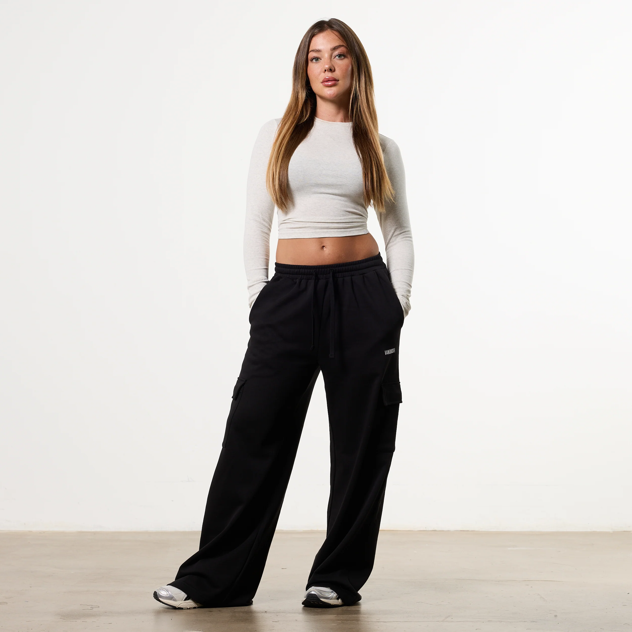 WOMENS ESSENTIAL BLACK CARGO STRAIGHT LEG SWEATPANTS - Image 4