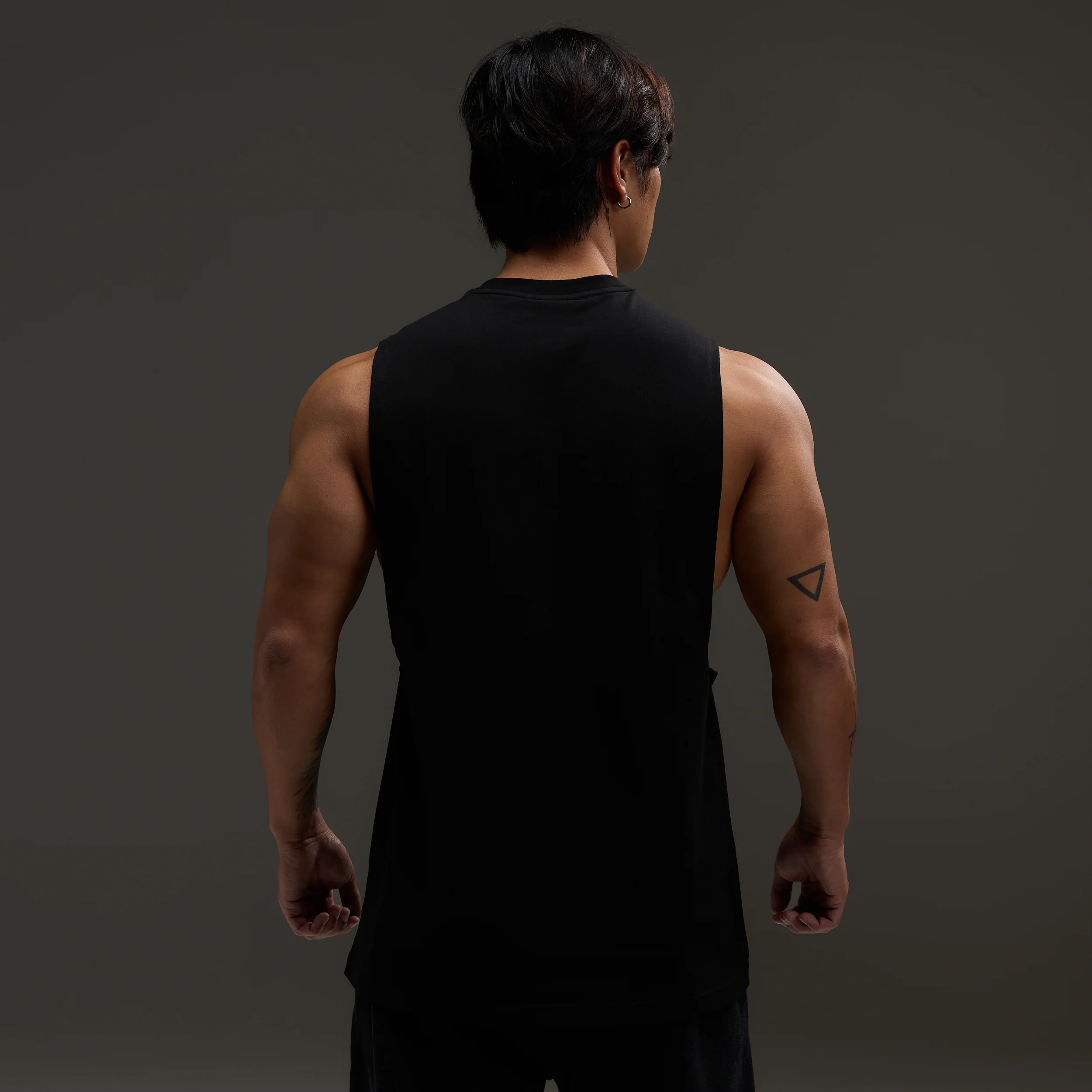 VQ x Baki: Black Yujiro Sleeveless T Shirt - Image 3