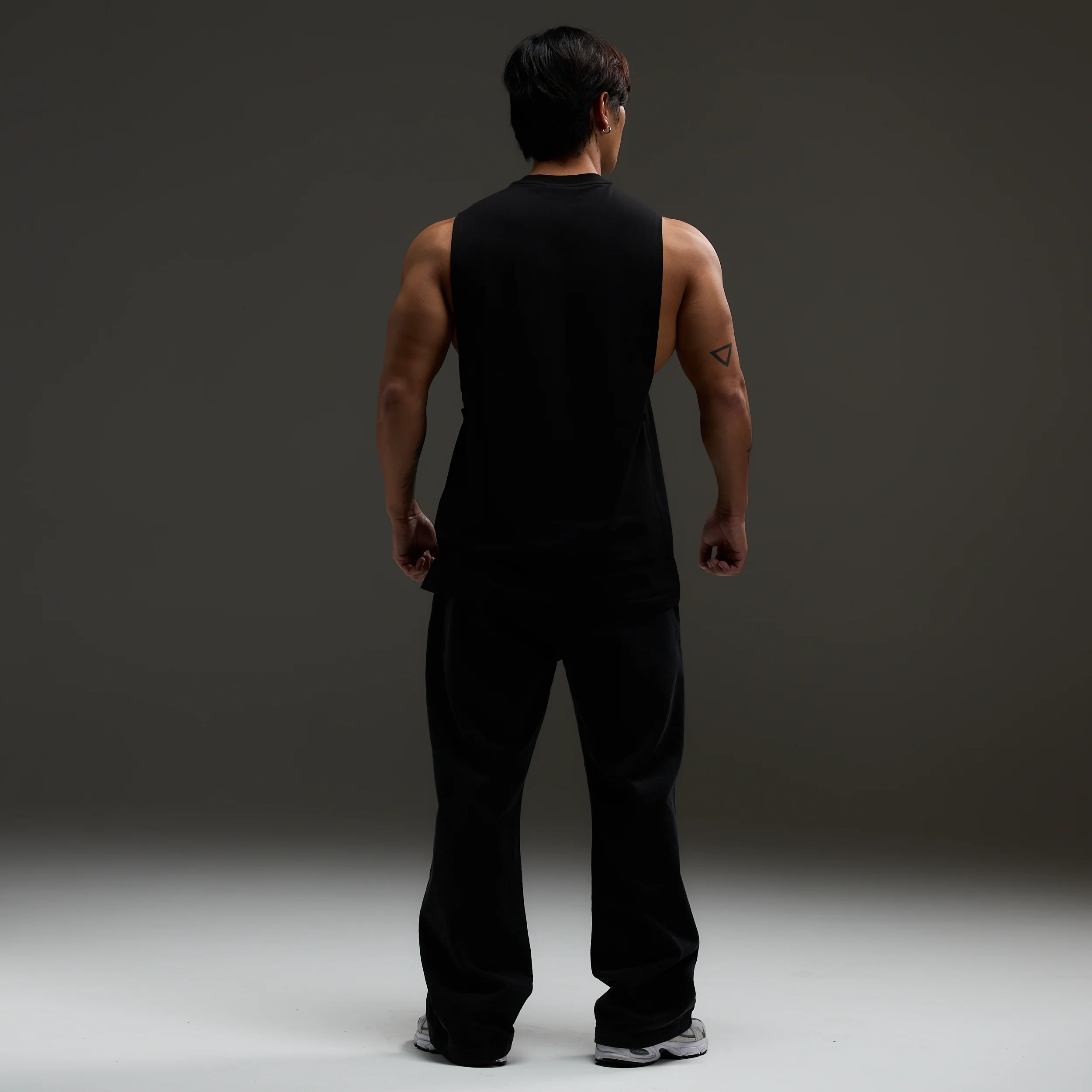 VQ x Baki: Black Yujiro Sleeveless T Shirt - Image 5